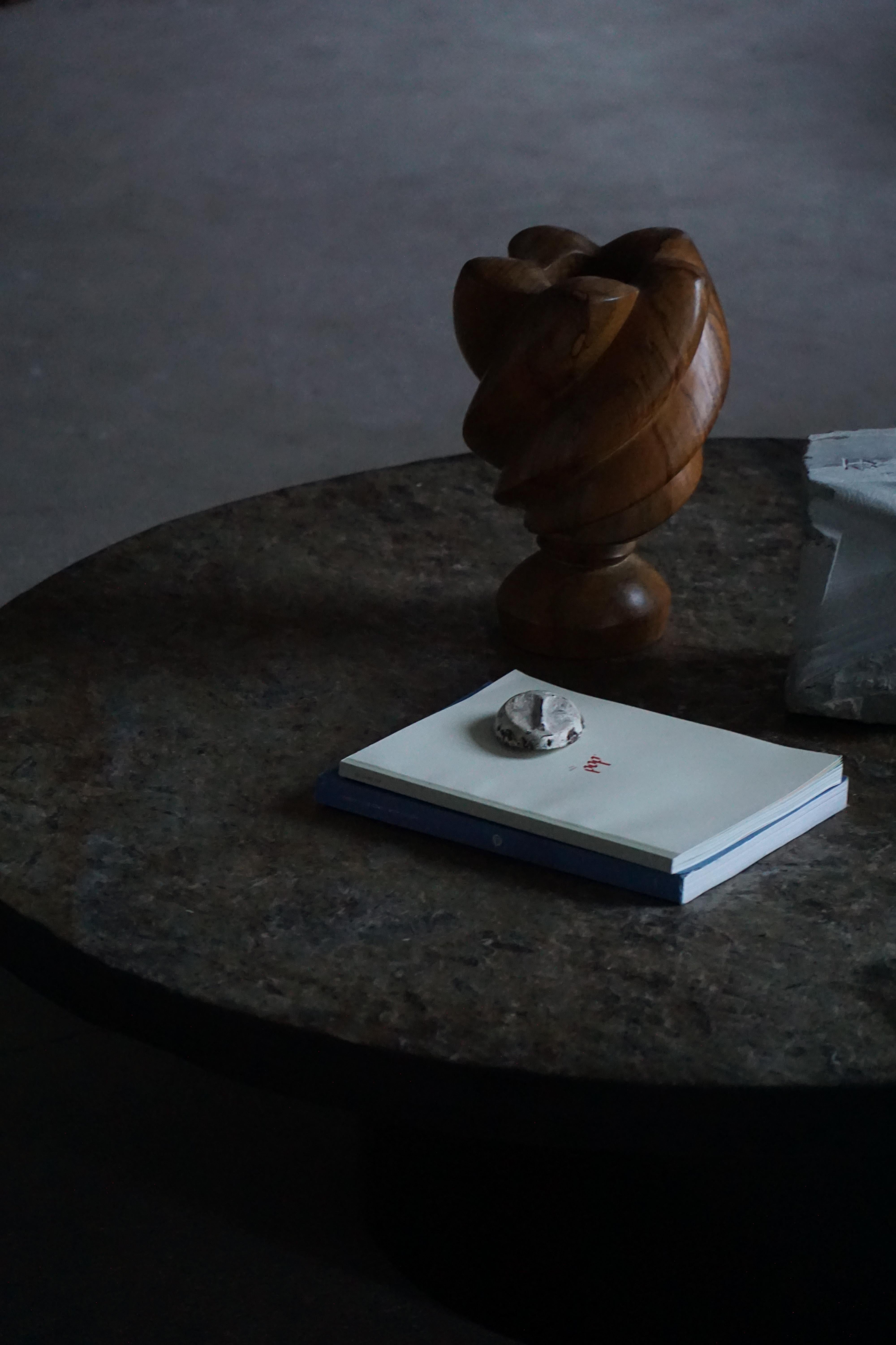 Round Brutalist Coffee Table in Stone & Steel, French Mid-Century Modern, 1970s en vente 9