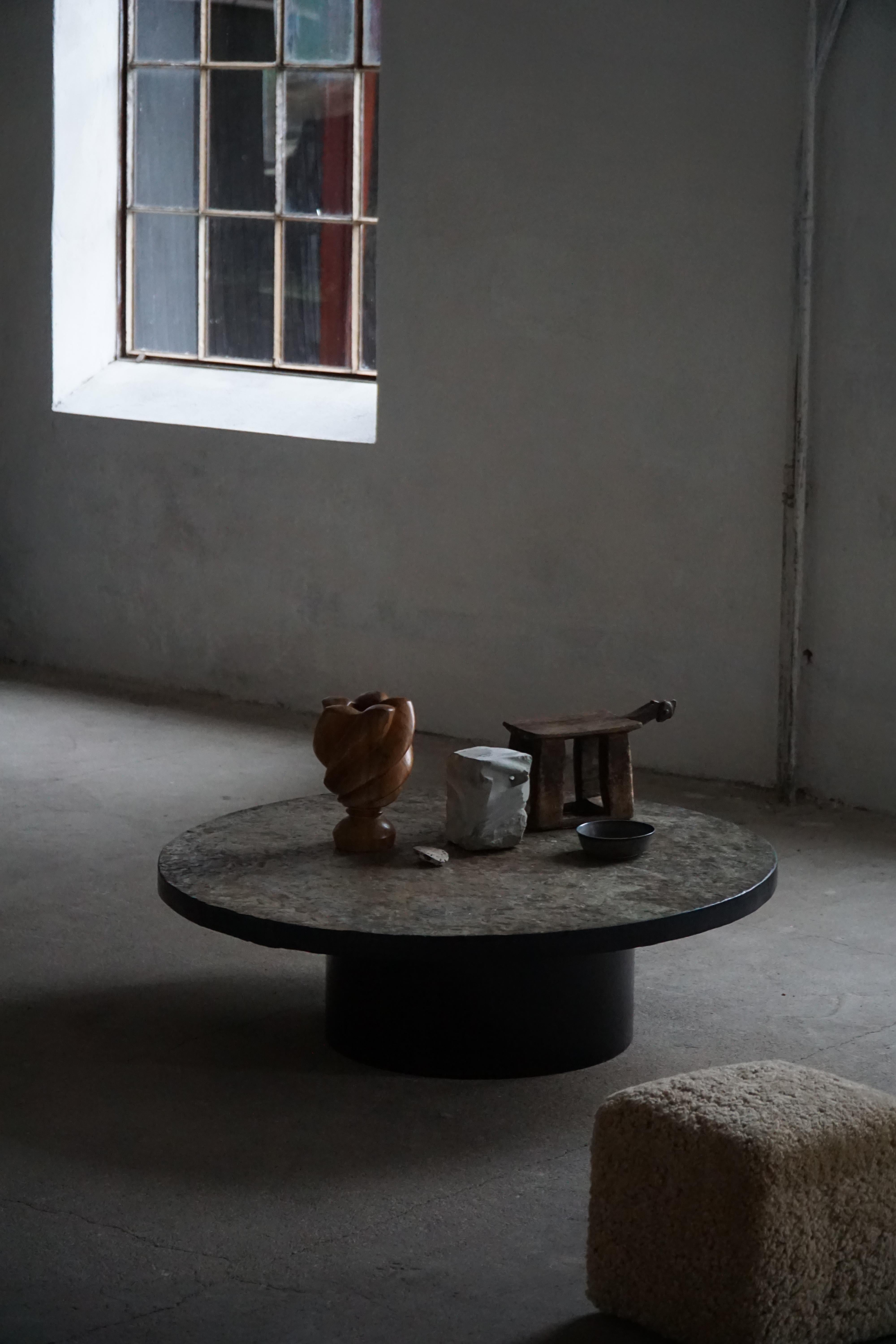 Brutalisme Round Brutalist Coffee Table in Stone & Steel, French Mid-Century Modern, 1970s en vente