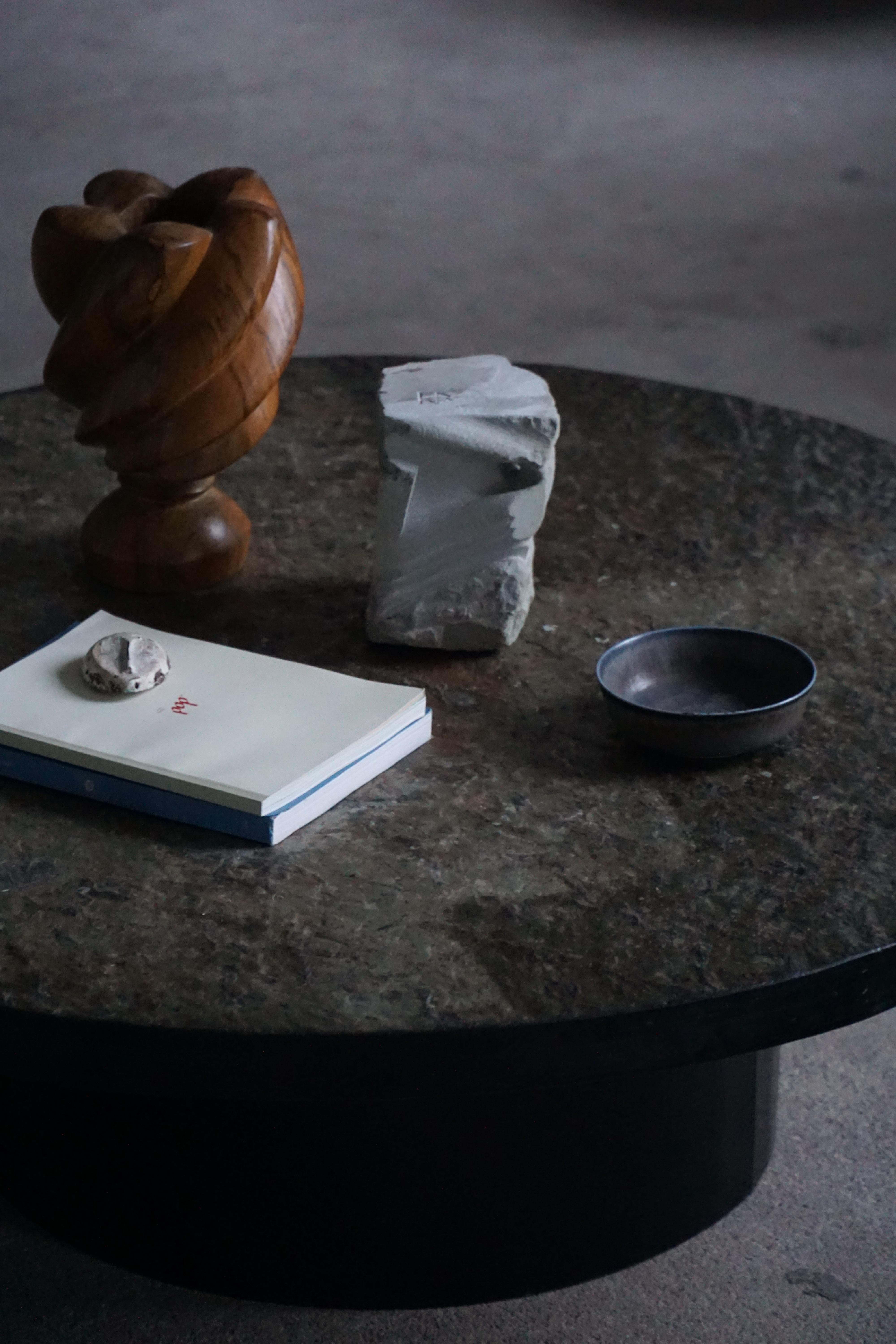 20ième siècle Round Brutalist Coffee Table in Stone & Steel, French Mid-Century Modern, 1970s en vente