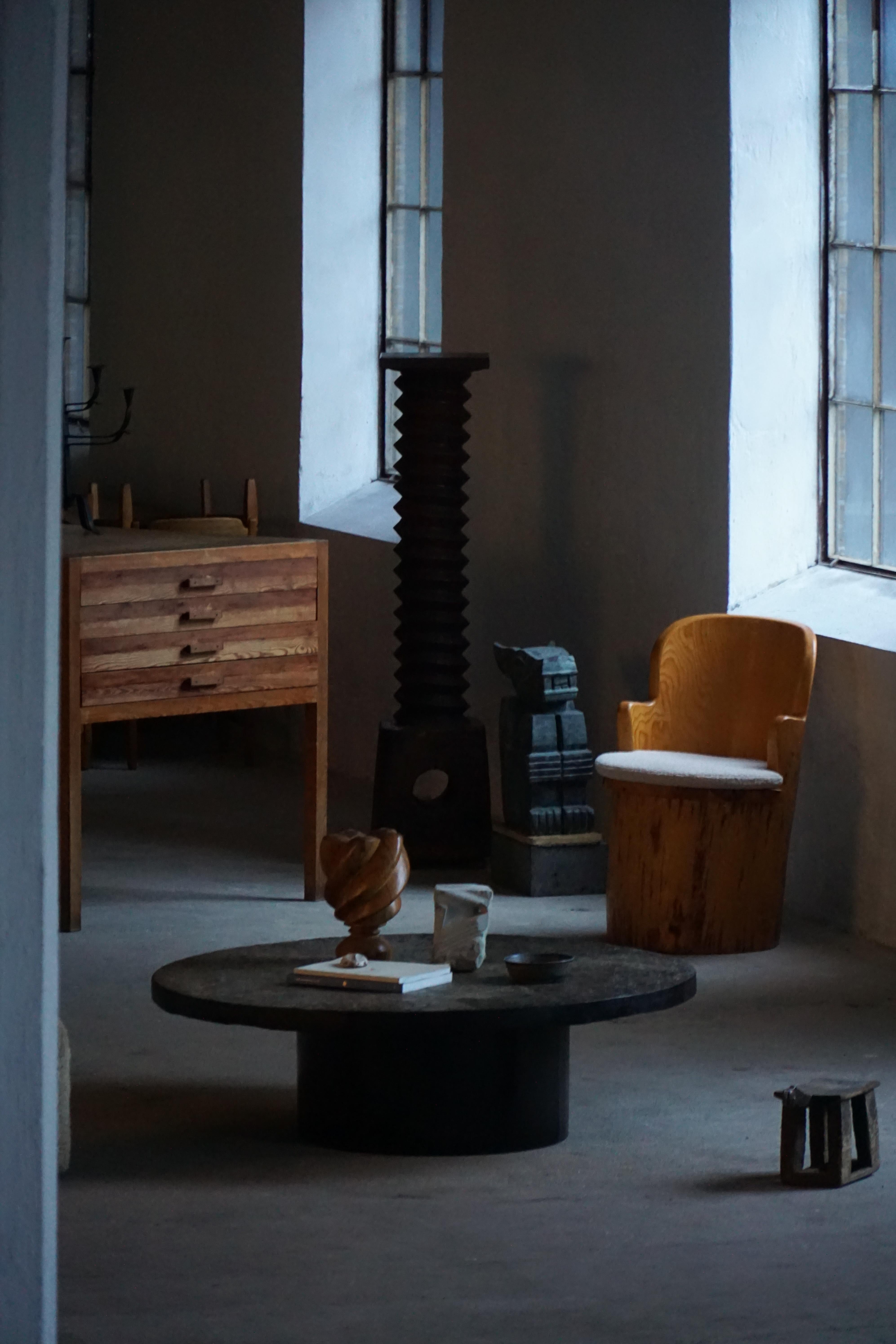 Round Brutalist Coffee Table in Stone & Steel, French Mid-Century Modern, 1970s en vente 1