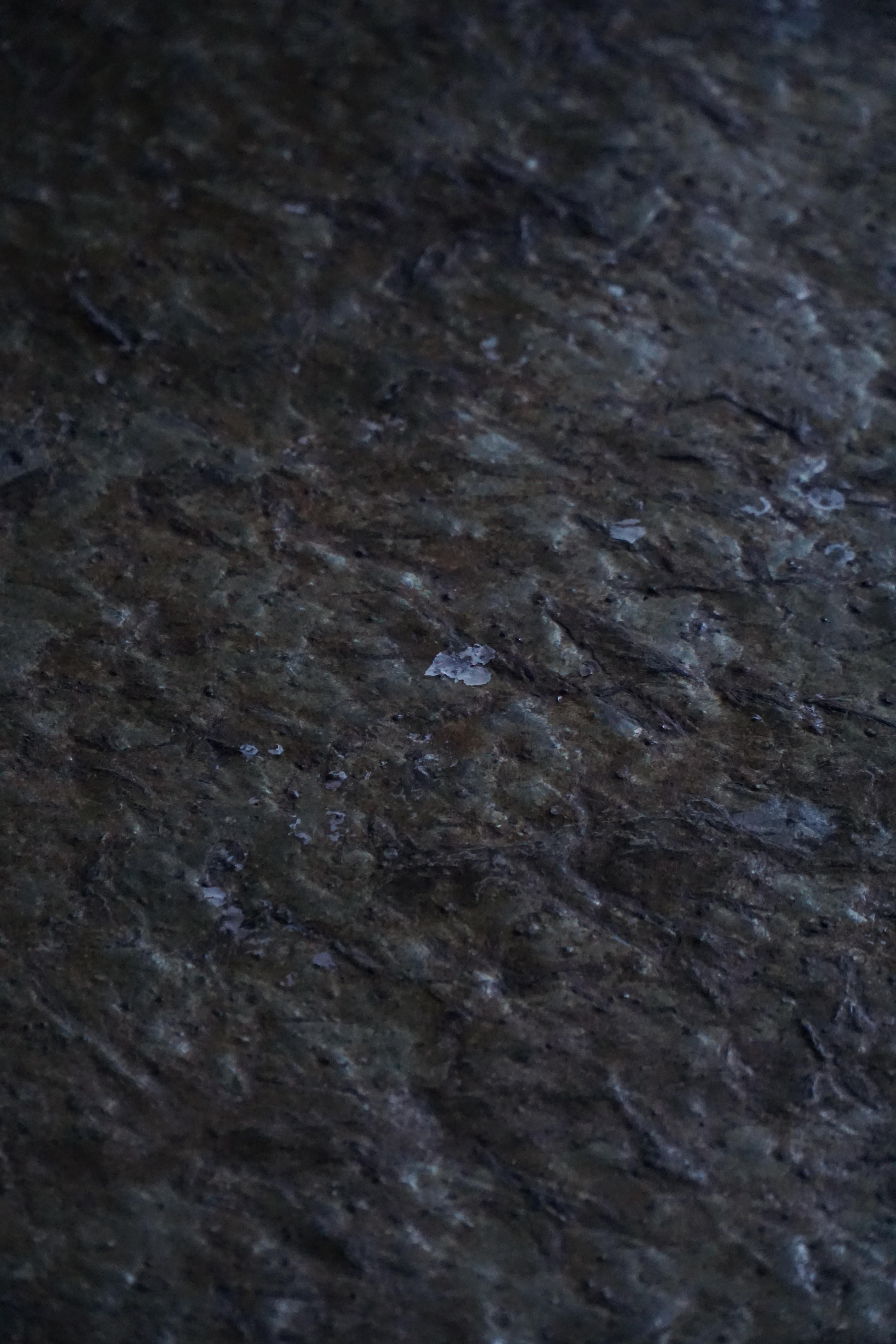 Round Brutalist Coffee Table in Stone & Steel, French Mid-Century Modern, 1970s en vente 3