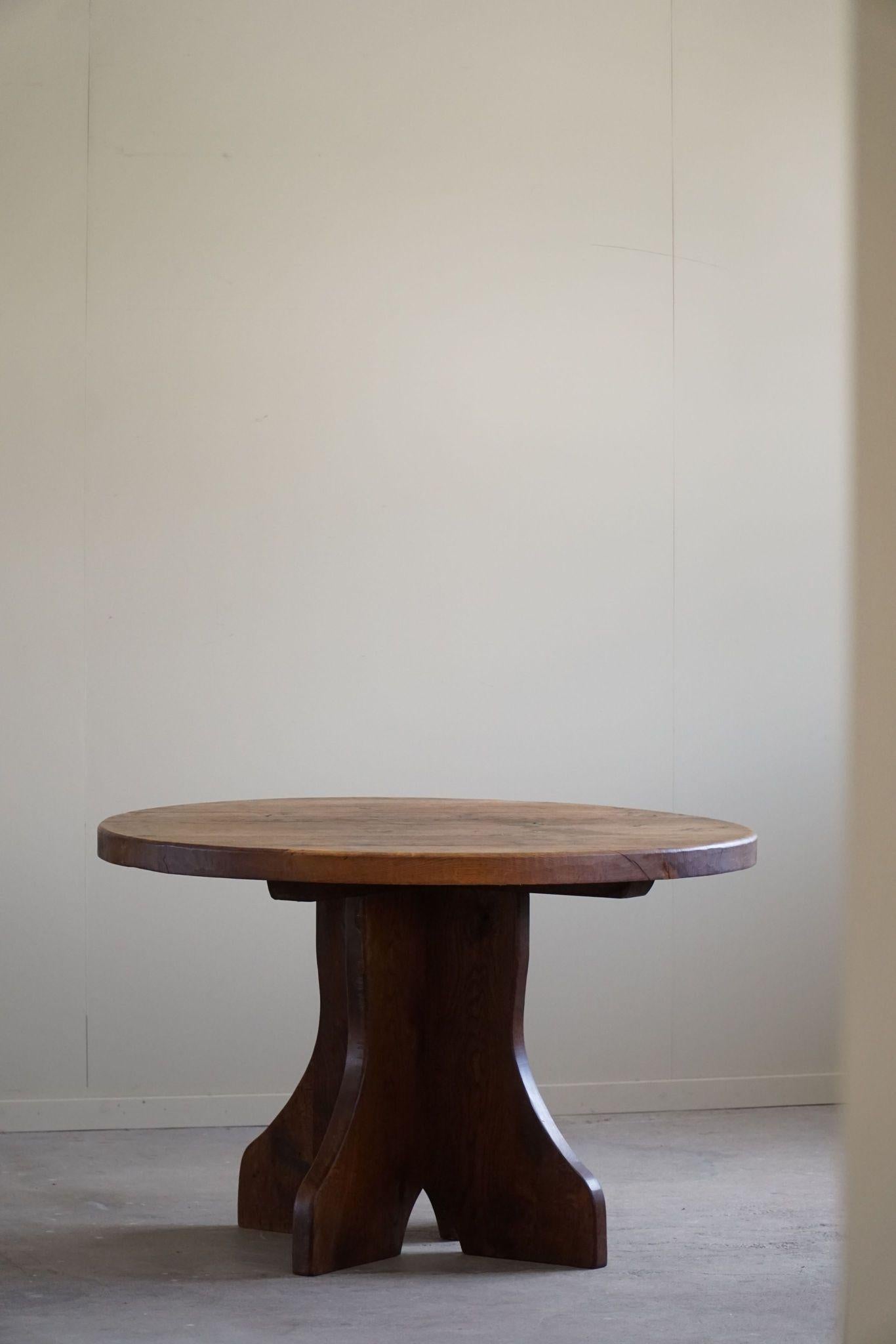 Mesa de Comedor Brutalista Redonda de Roble, Moderna de Mediano Siglo, Fabricada en Francia, Años 60 4