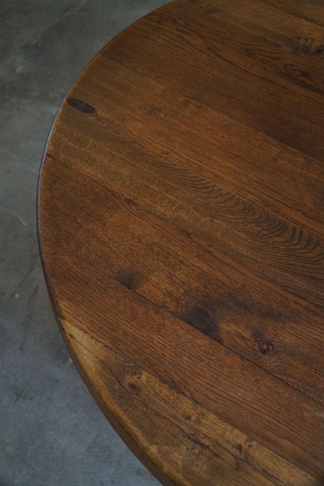 Mesa de Comedor Brutalista Redonda de Roble, Moderna de Mediano Siglo, Fabricada en Francia, Años 60 9