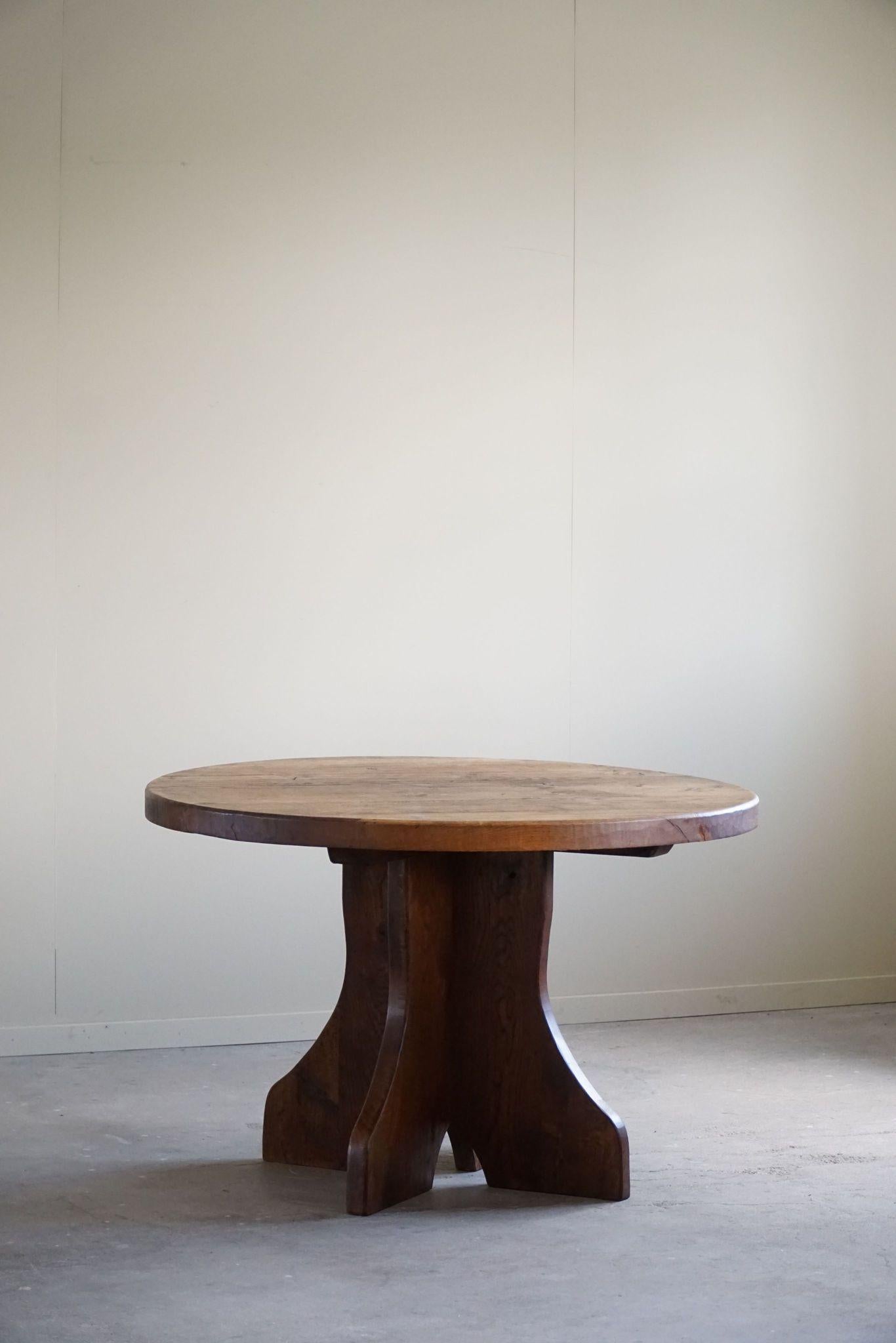 Mesa de Comedor Brutalista Redonda de Roble, Moderna de Mediano Siglo, Fabricada en Francia, Años 60 10