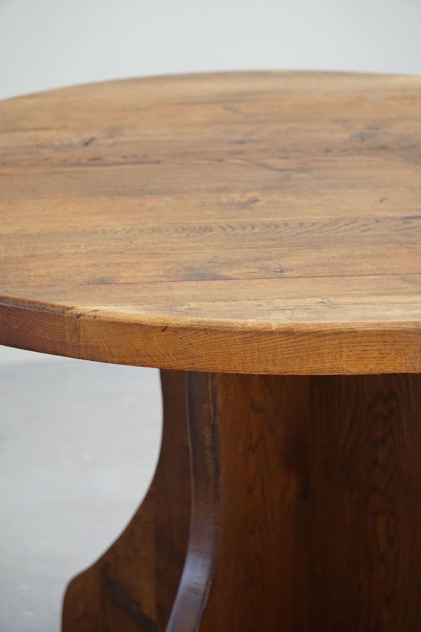 Mesa de Comedor Brutalista Redonda de Roble, Moderna de Mediano Siglo, Fabricada en Francia, Años 60 13