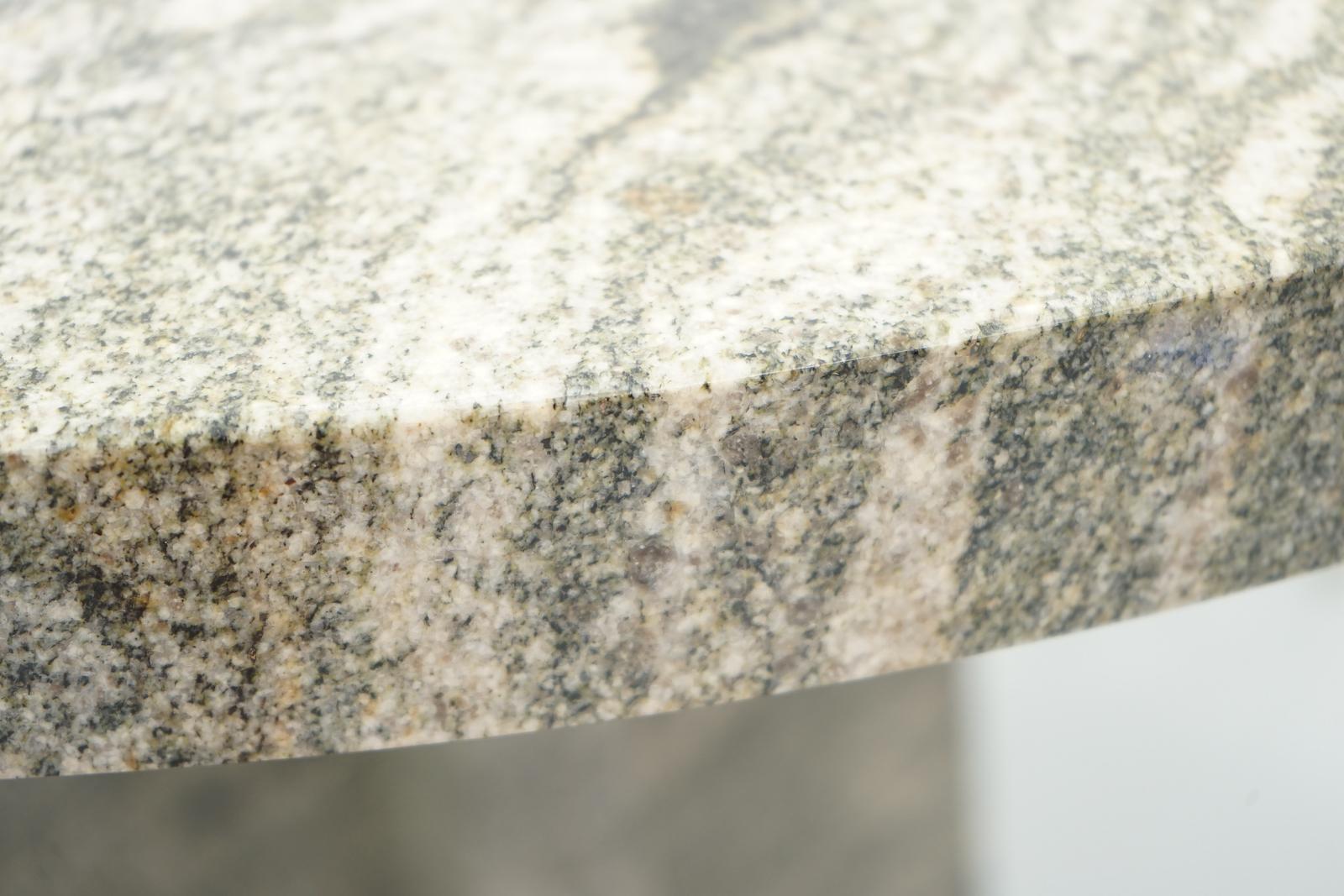 Round Brutalist Style Granite Stone Dining Table, 1970s For Sale 1