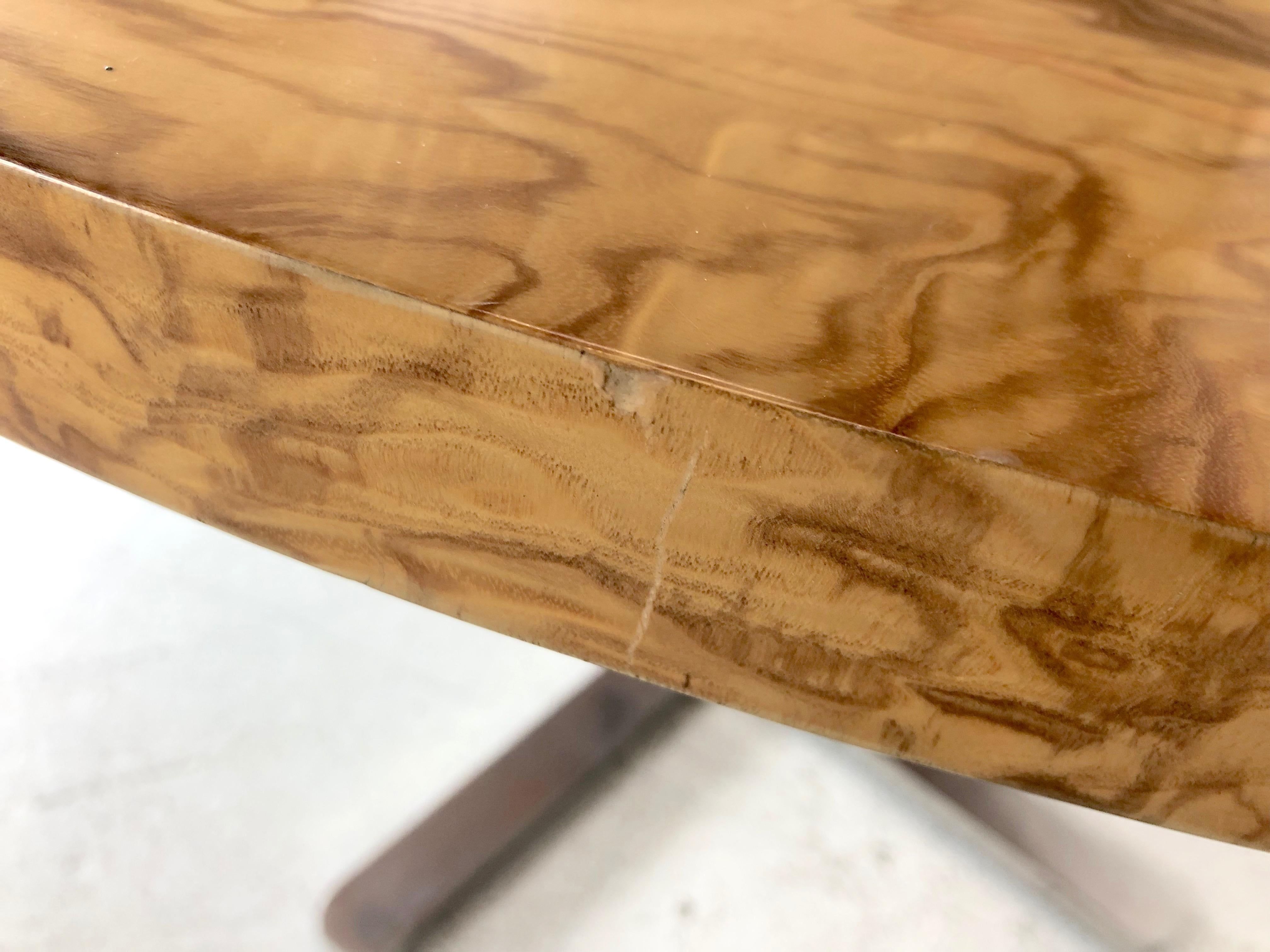 Round Burl Wood Dining Table with Star Pedestal Base in the Style of Pace In Good Condition In Dallas, TX