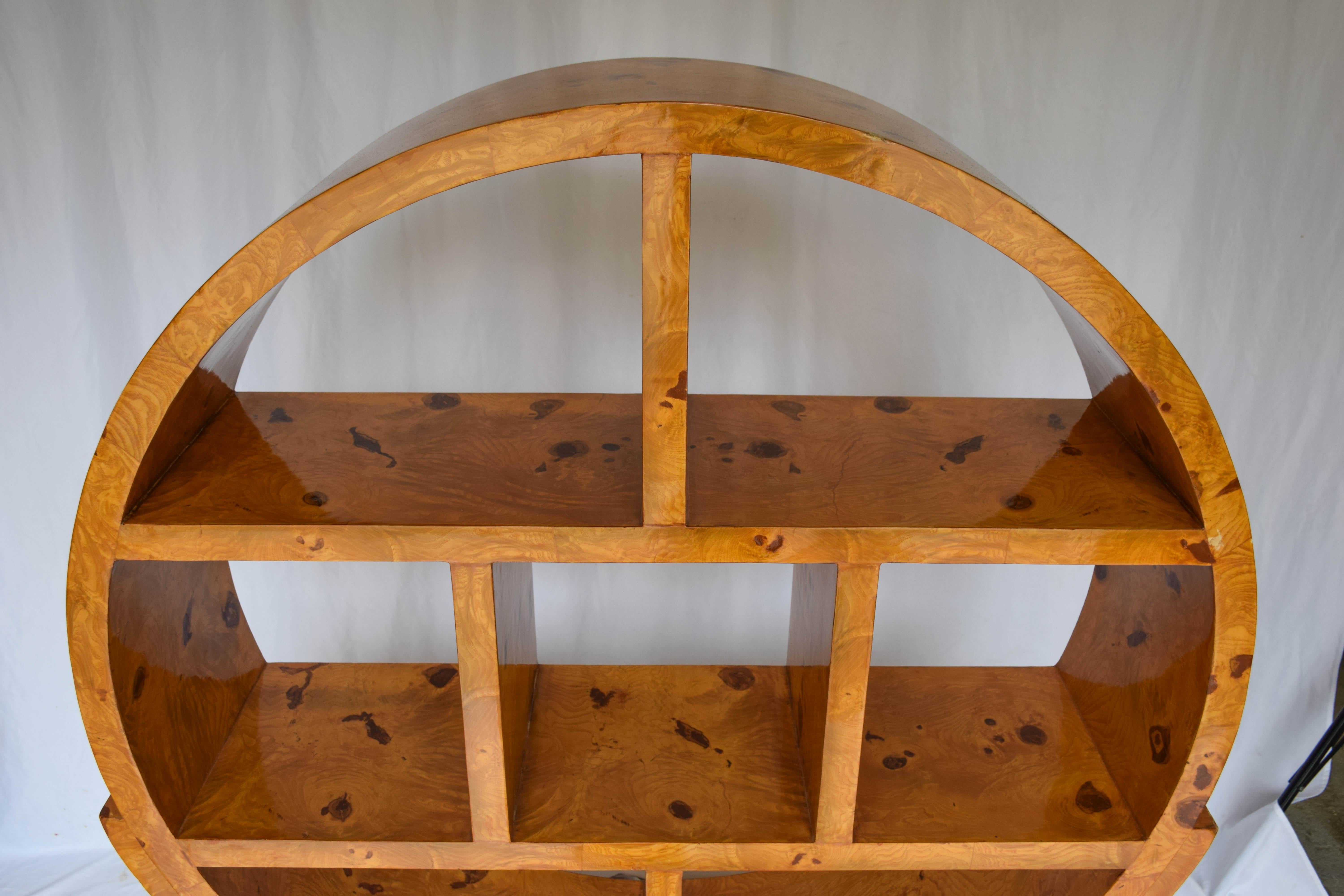 Round Burl Wood Étagère Bookcase In Good Condition In Houston, TX