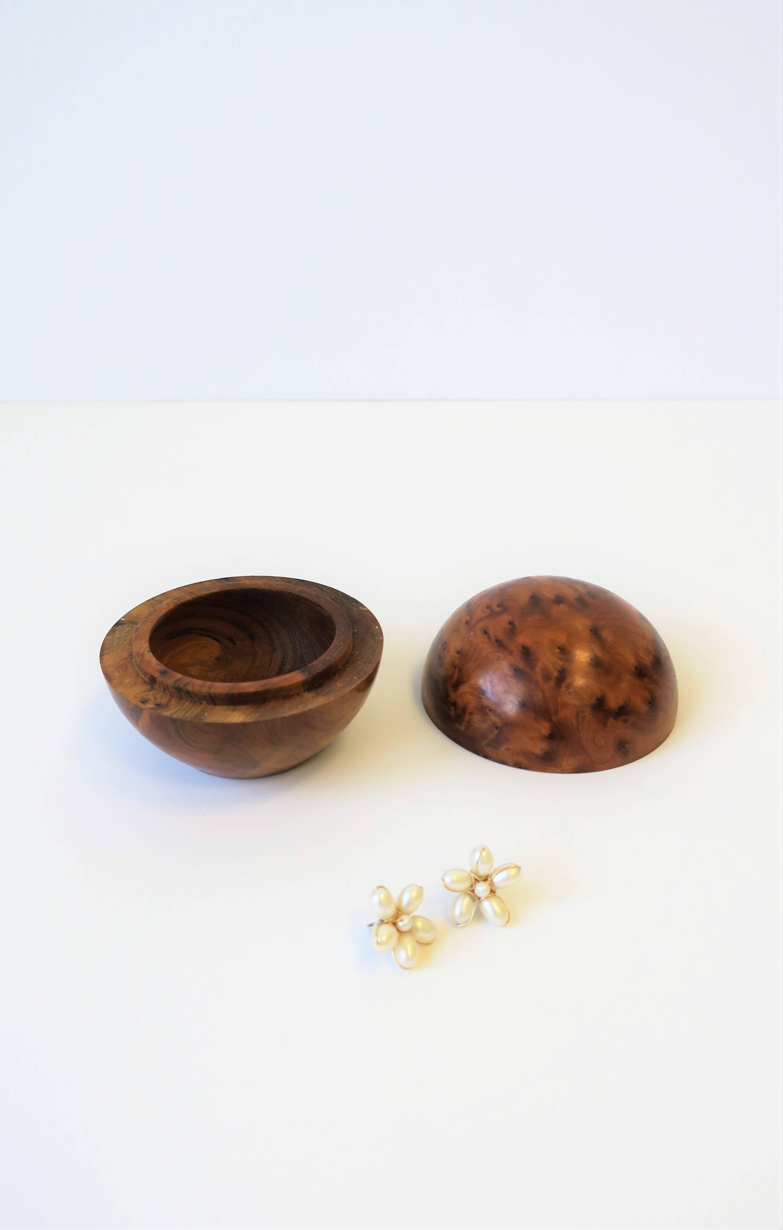 Round Burl Wood Trinket or Jewelry Box 5