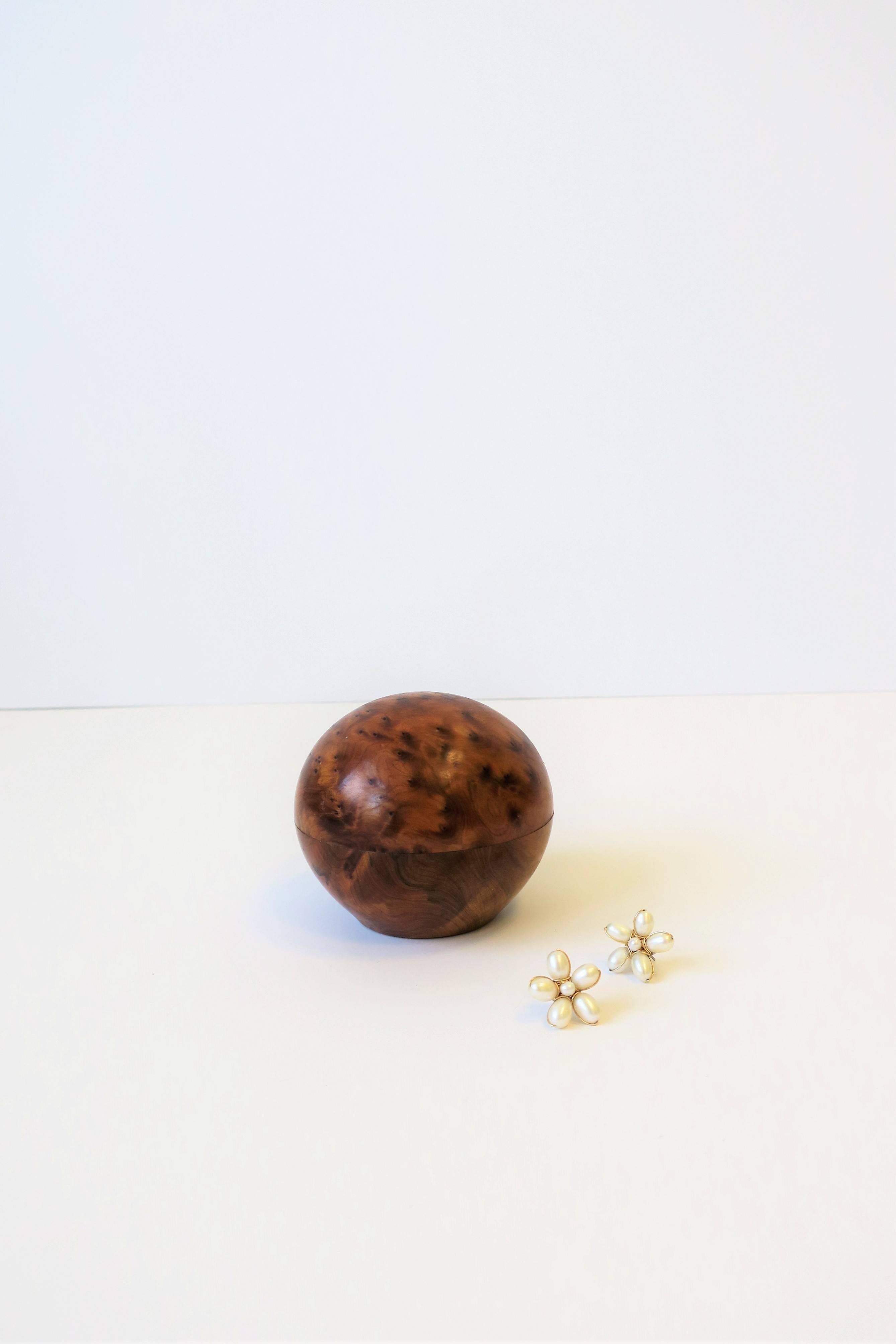 Round Burl Wood Trinket or Jewelry Box 6