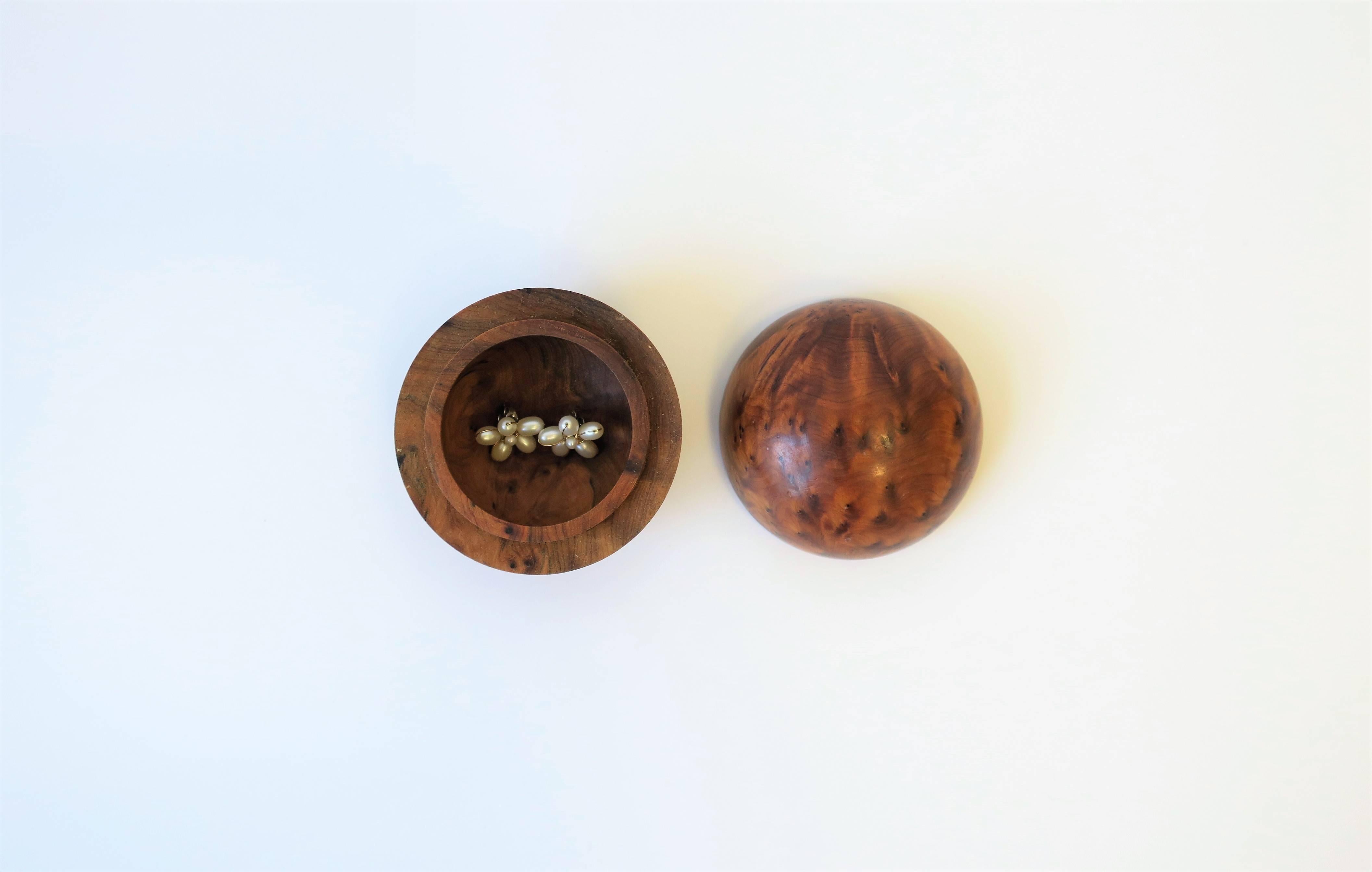 Minimalist Round Burl Wood Trinket or Jewelry Box