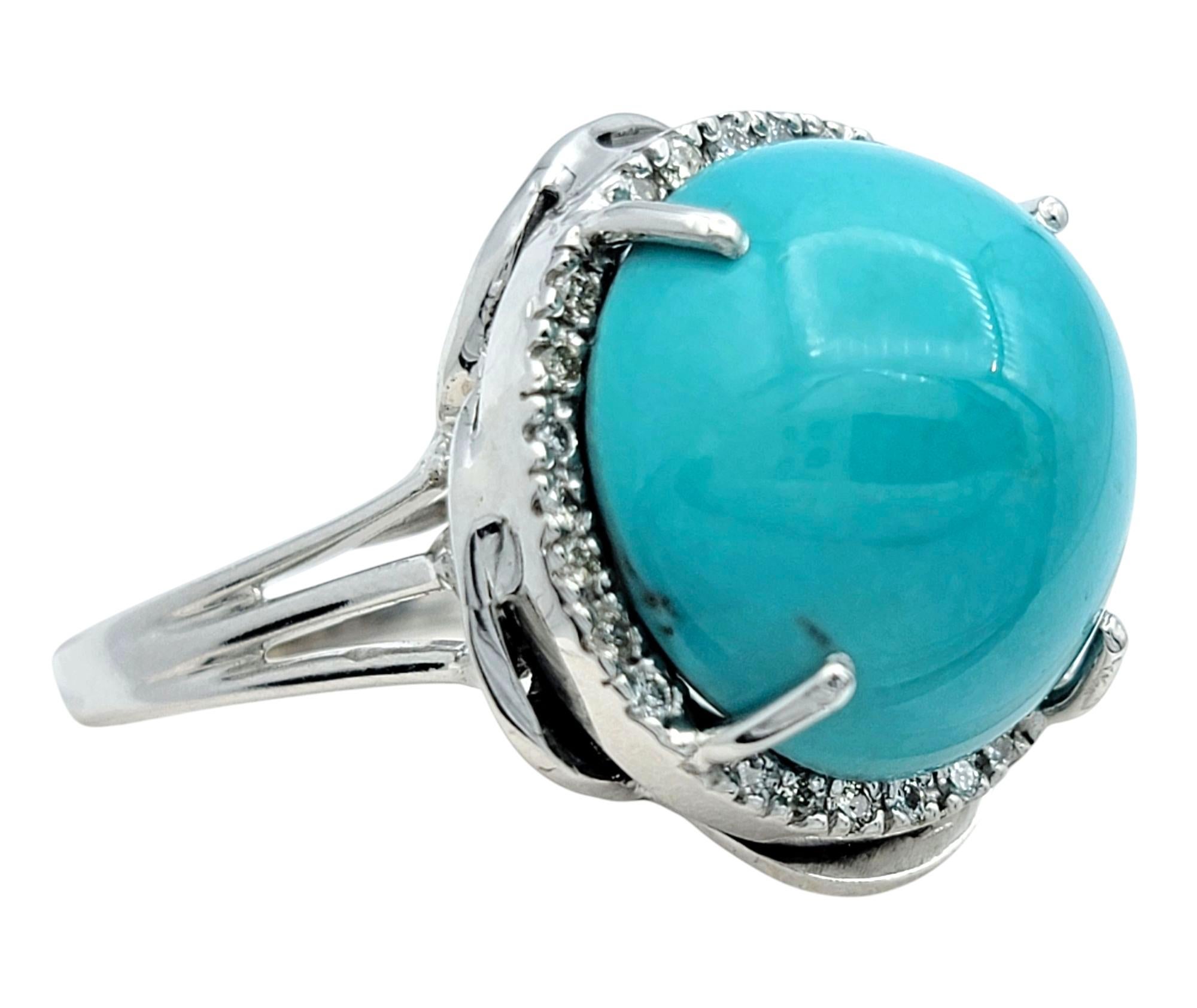 Round Cabochon Cut Turquoise Cocktail Ring with Diamond Halo in 14 Karat Gold In Good Condition For Sale In Scottsdale, AZ