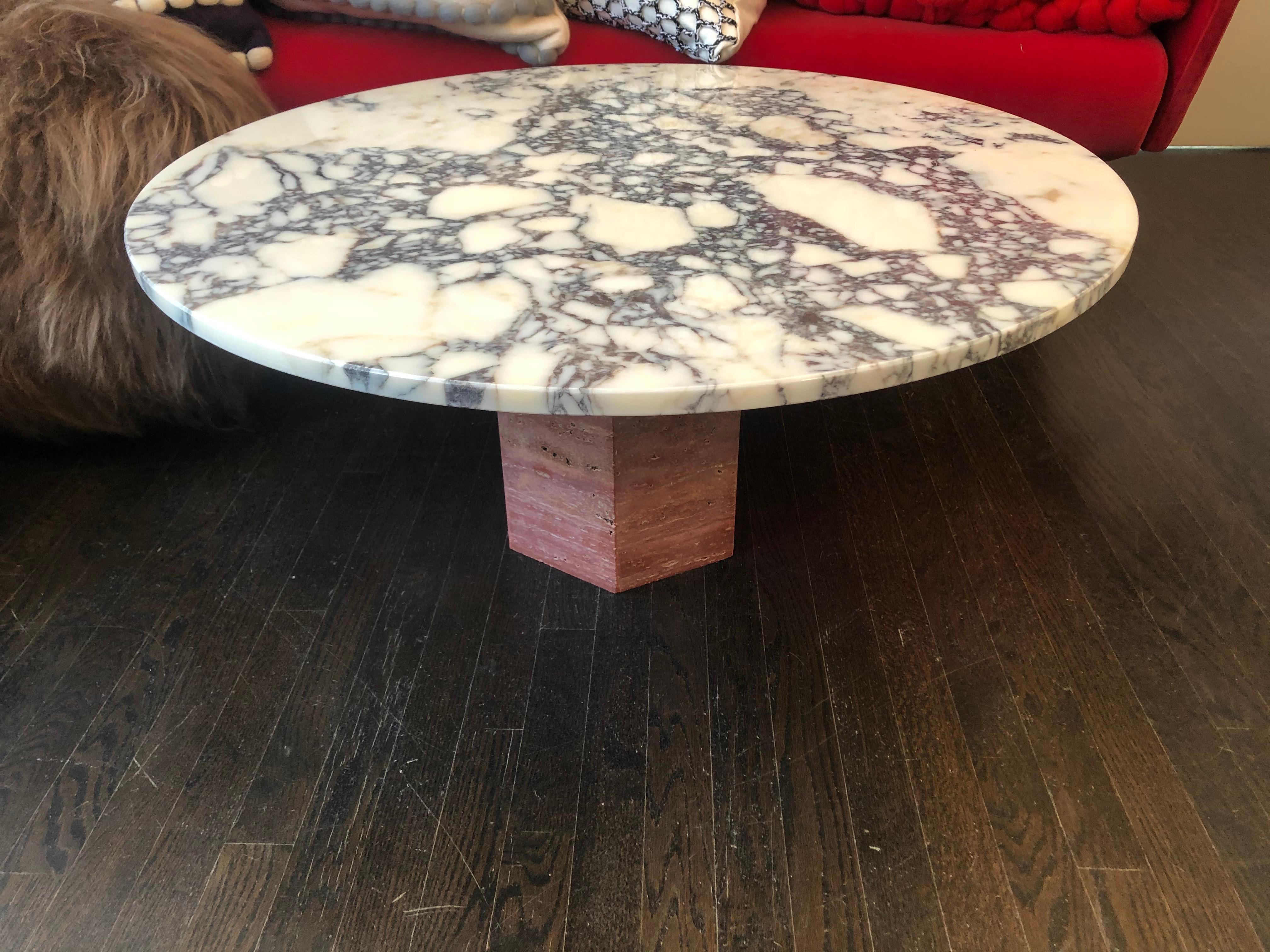 Modern Round Carrara Marble Coffee Table by Le Lampade