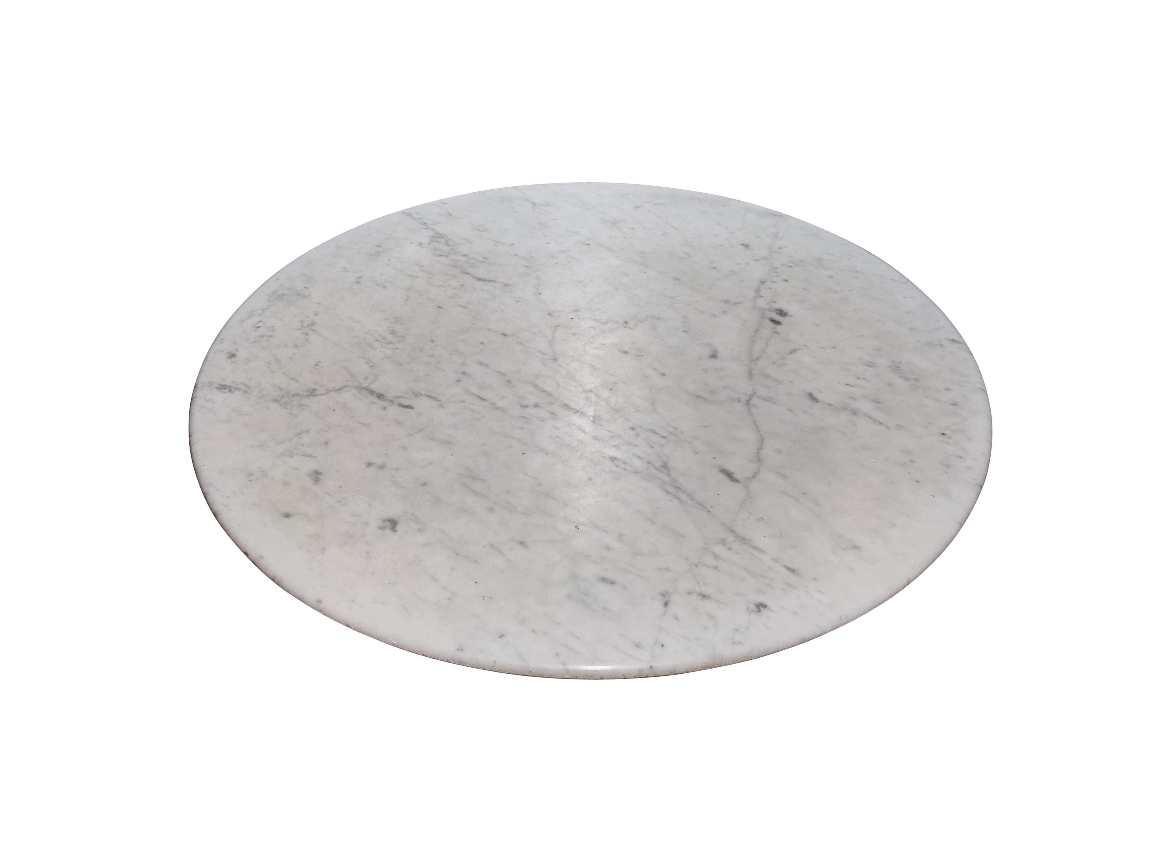 Round carrara marble dining table by Angelo Mangiarotti, 1970s In Good Condition In HEVERLEE, BE