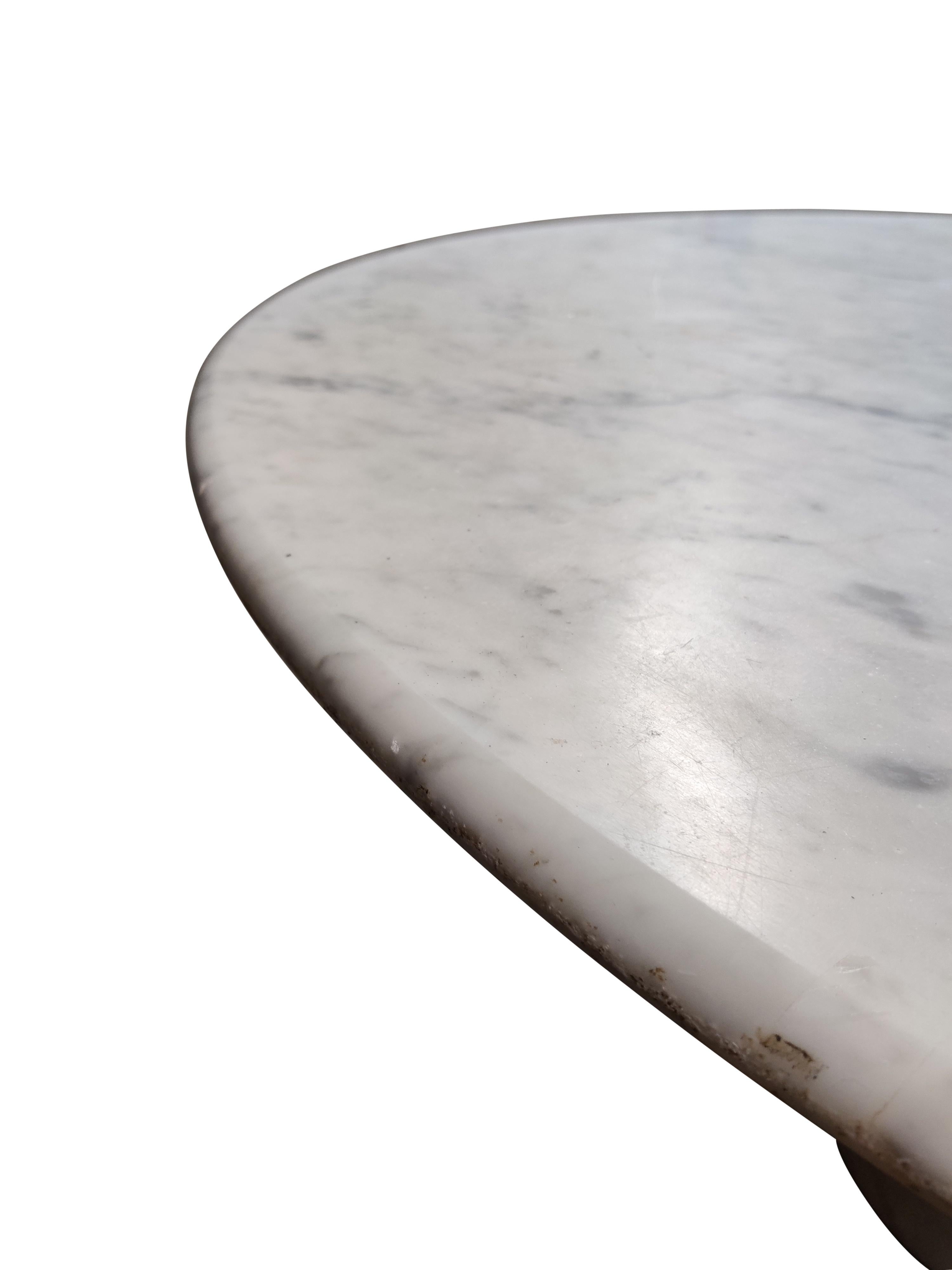 Late 20th Century Round carrara marble dining table by Angelo Mangiarotti, 1970s