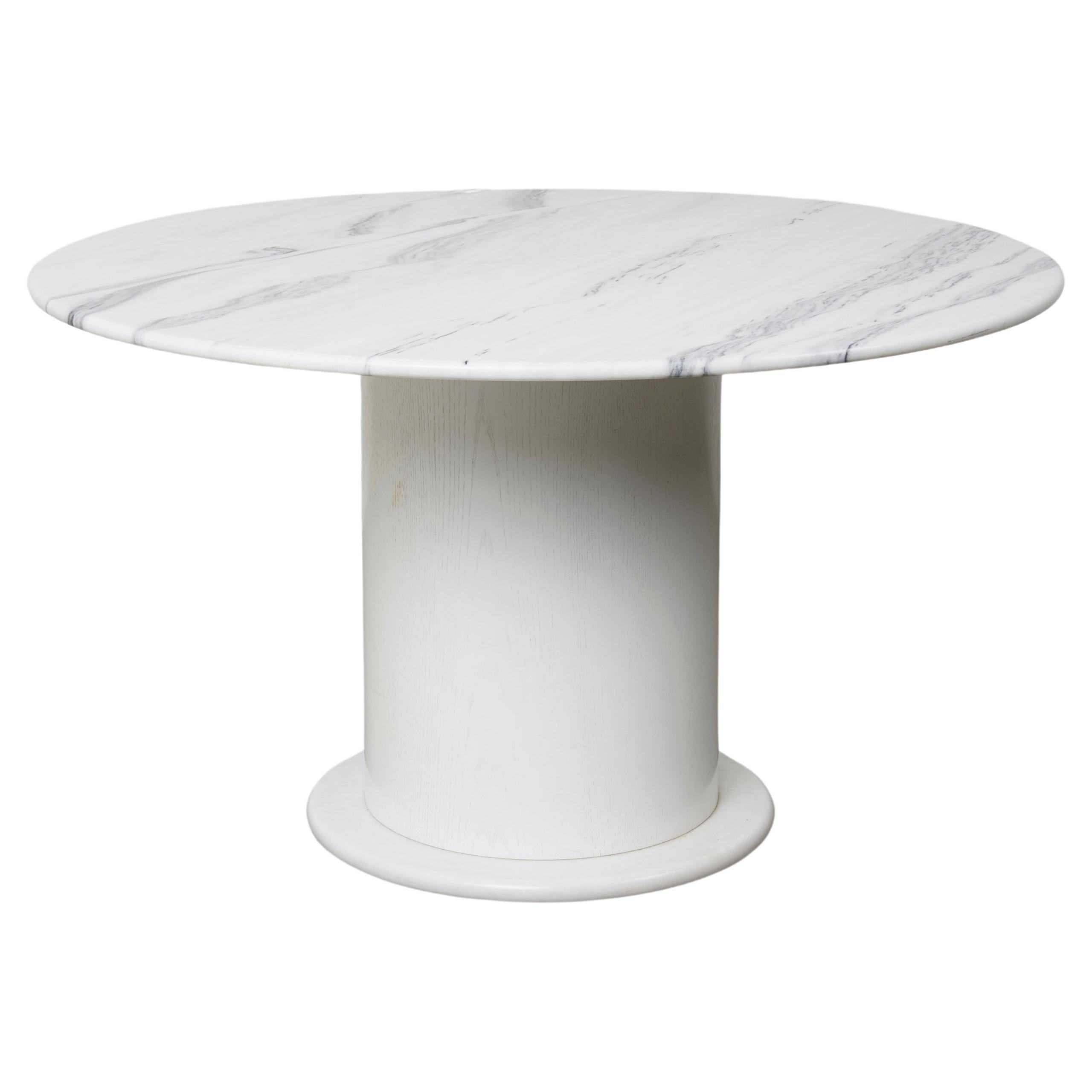 Round Carrara marble dining table, 1970s