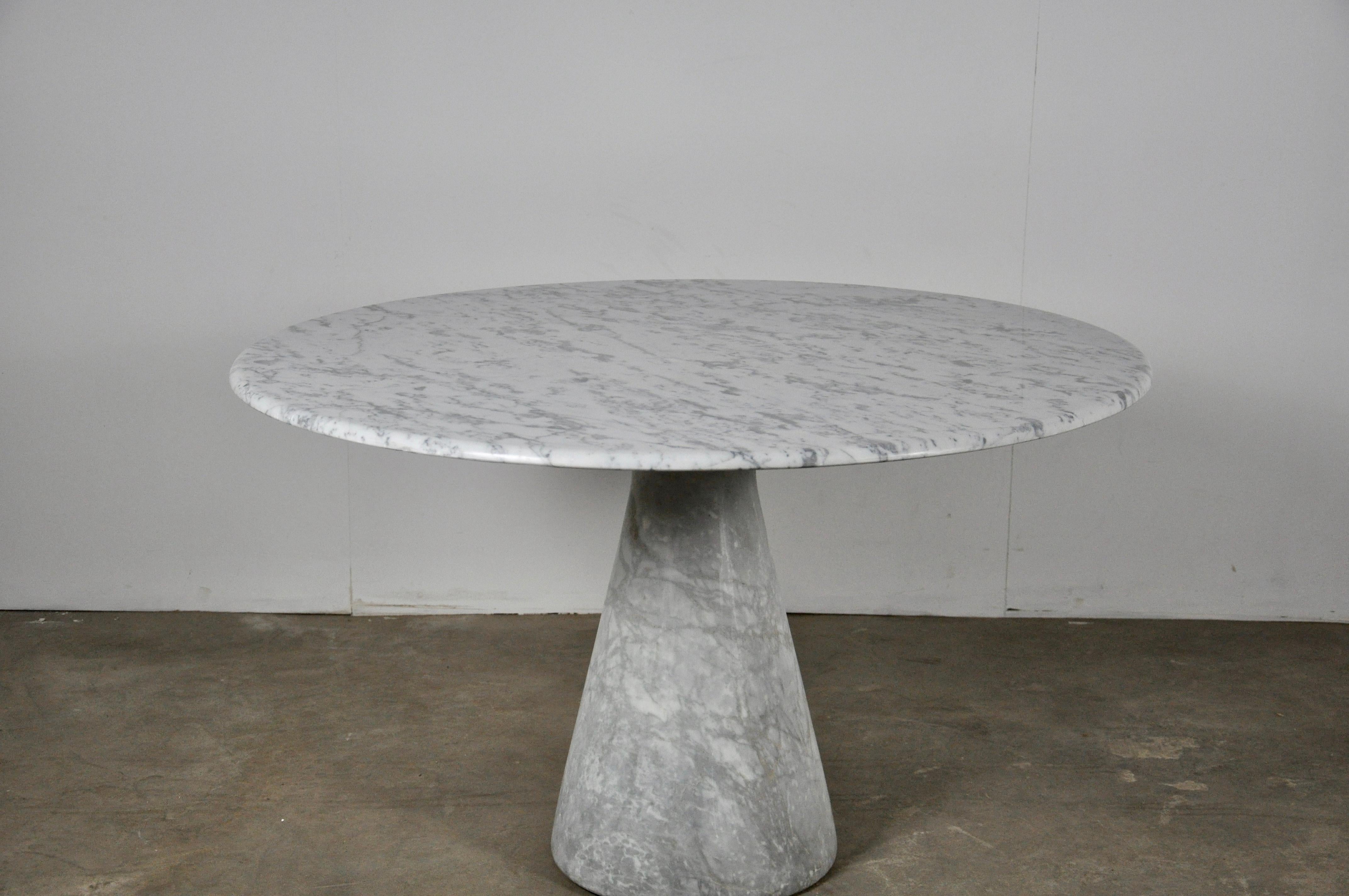 Italian Round Carrara Marble Dining Table by Angelo Mangiarotti, 1970s