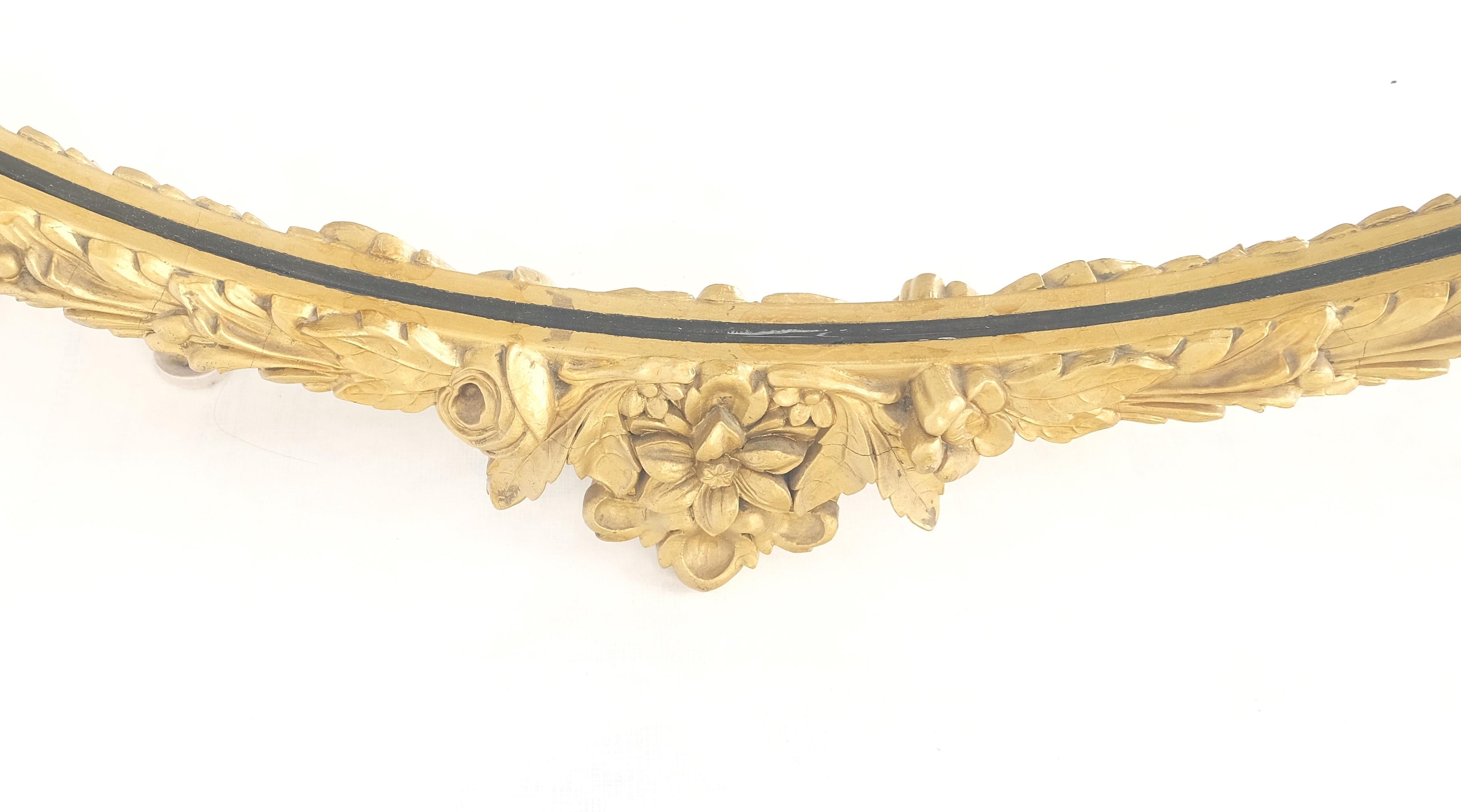 Miroir mural baroque lotus à fleurs en bois sculpté et doré, années 1920 en vente 1