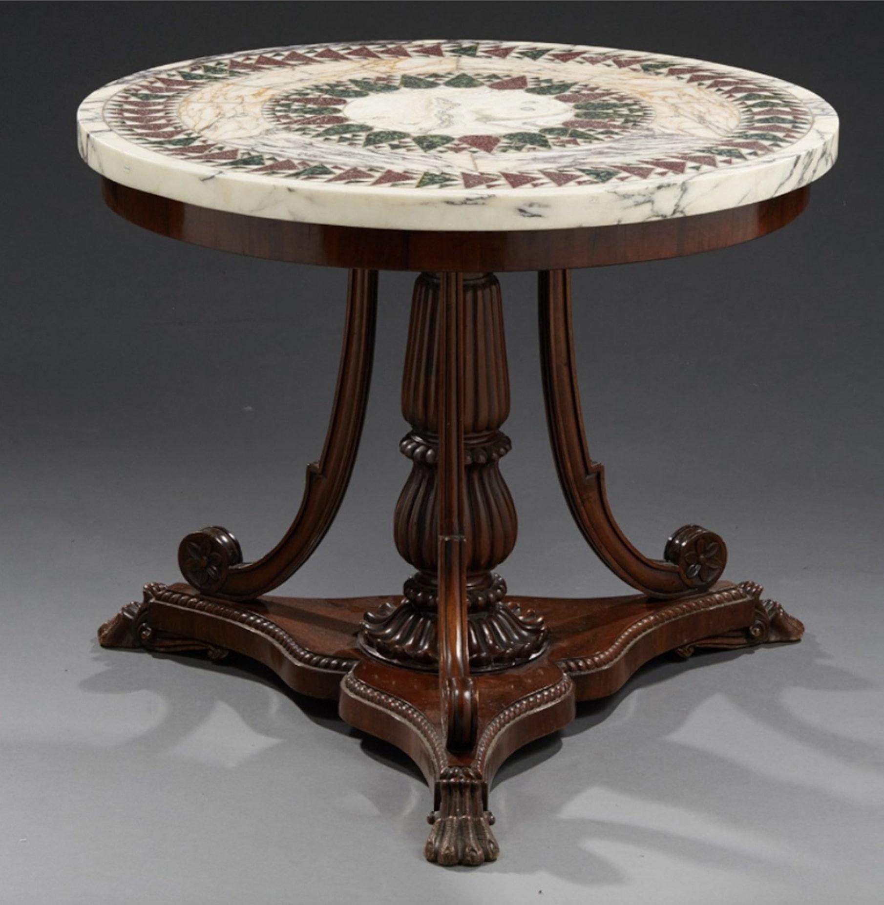 italien Table centrale ronde en marbre de Breccia avec inserts en vente