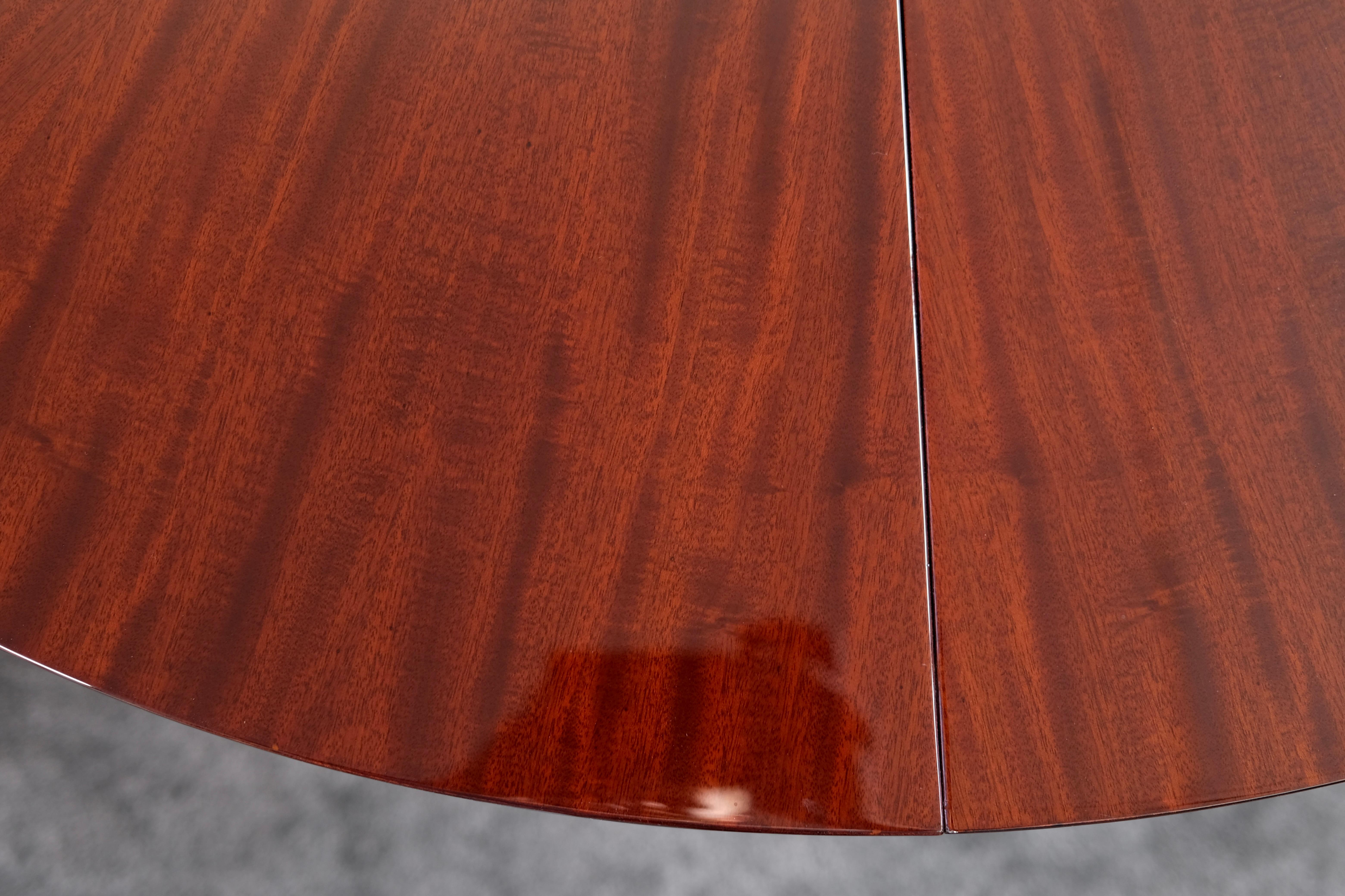 Wood Round Center Table or Extendable Art Deco Dining Table, High Gloss, France 1930s For Sale