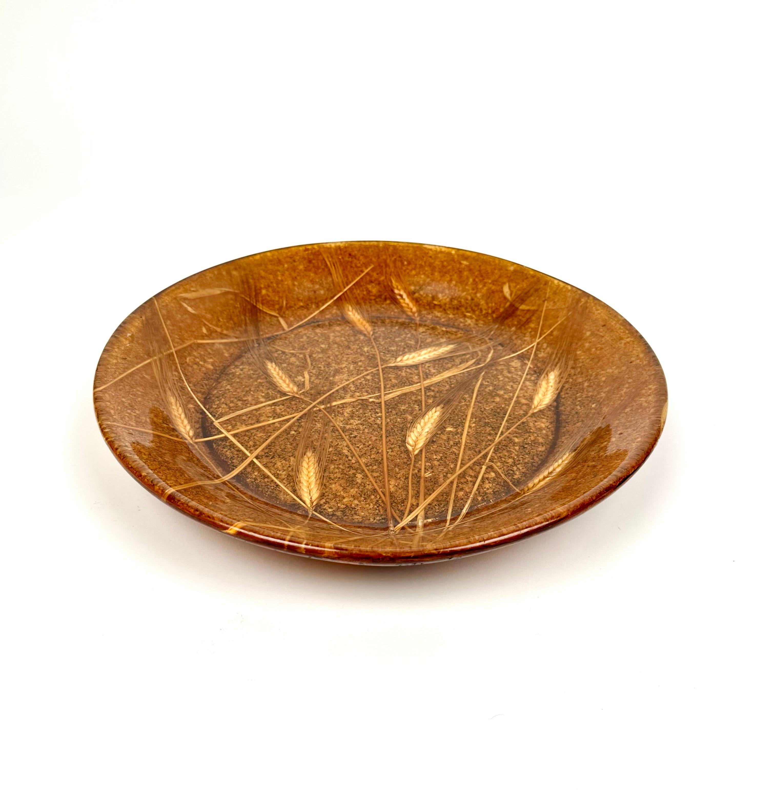 Mid-Century Modern Round Centerpiece Plate in Acrylic with Ears of Wheat Inclusions, Italy 1970s For Sale