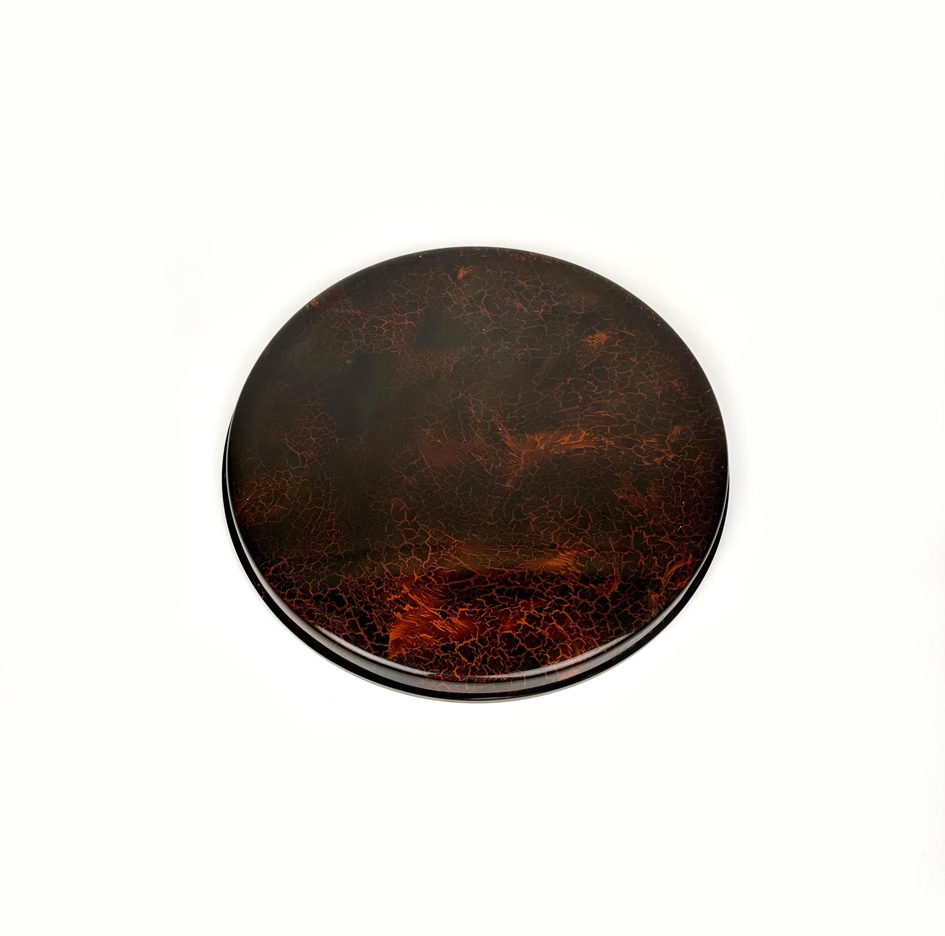 Round Centerpiece Serving Tray Lucite Faux Tortoiseshell and Brass, Italy 1970s For Sale 2