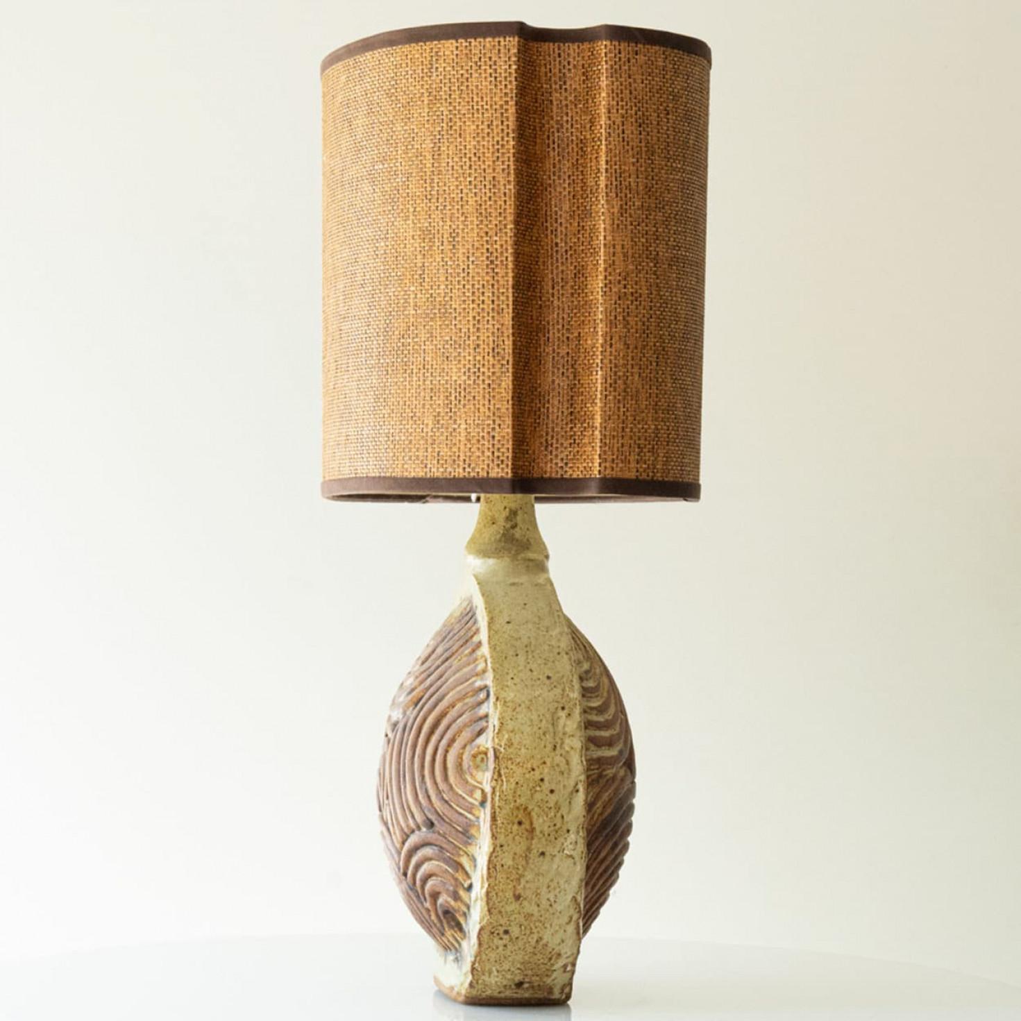 Mid-Century moderno Round Ceramic B. Rooke Table Lamp, New Lampshade by R. Houben, 1970 in vendita
