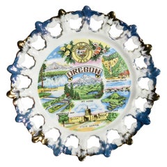 Retro Round Ceramic Decorative Souvenir Tourist Plate from Oregon in Blue and Gold