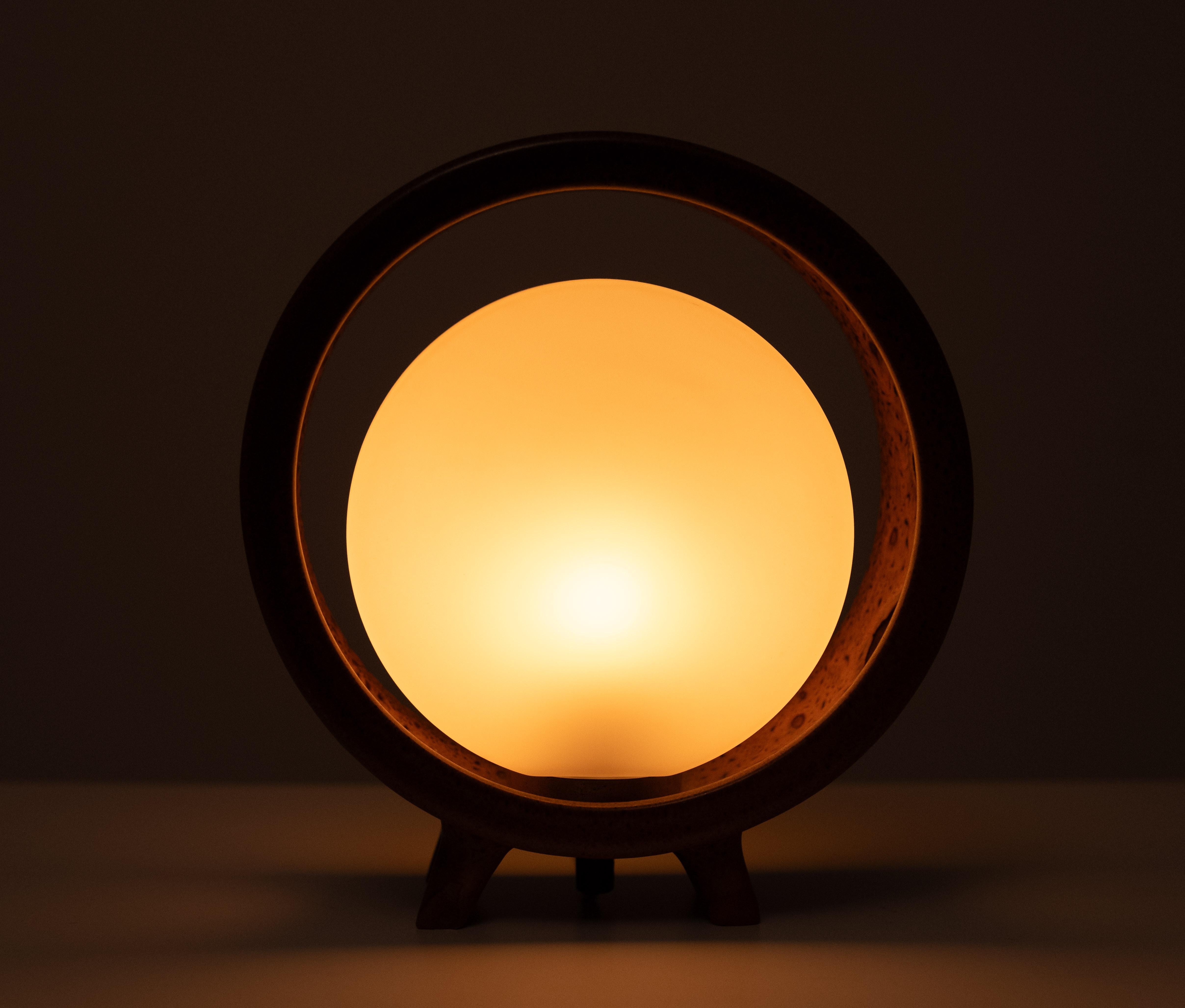 Lampe de table ronde en céramique, Allemagne, années 1960 en vente 3