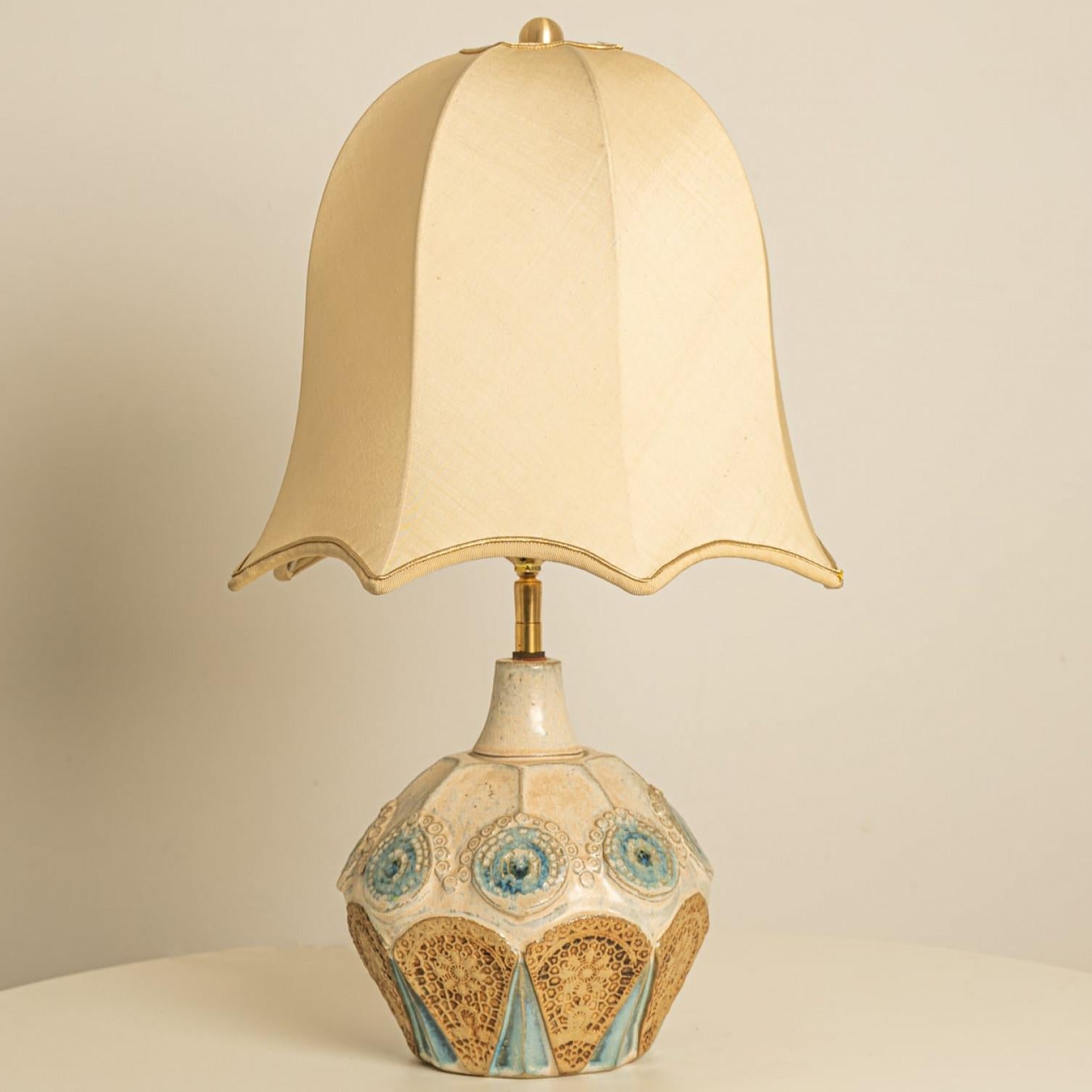 Round Ceramic Table Lamp with Custom Silk Lampshade by René Houben For Sale 6