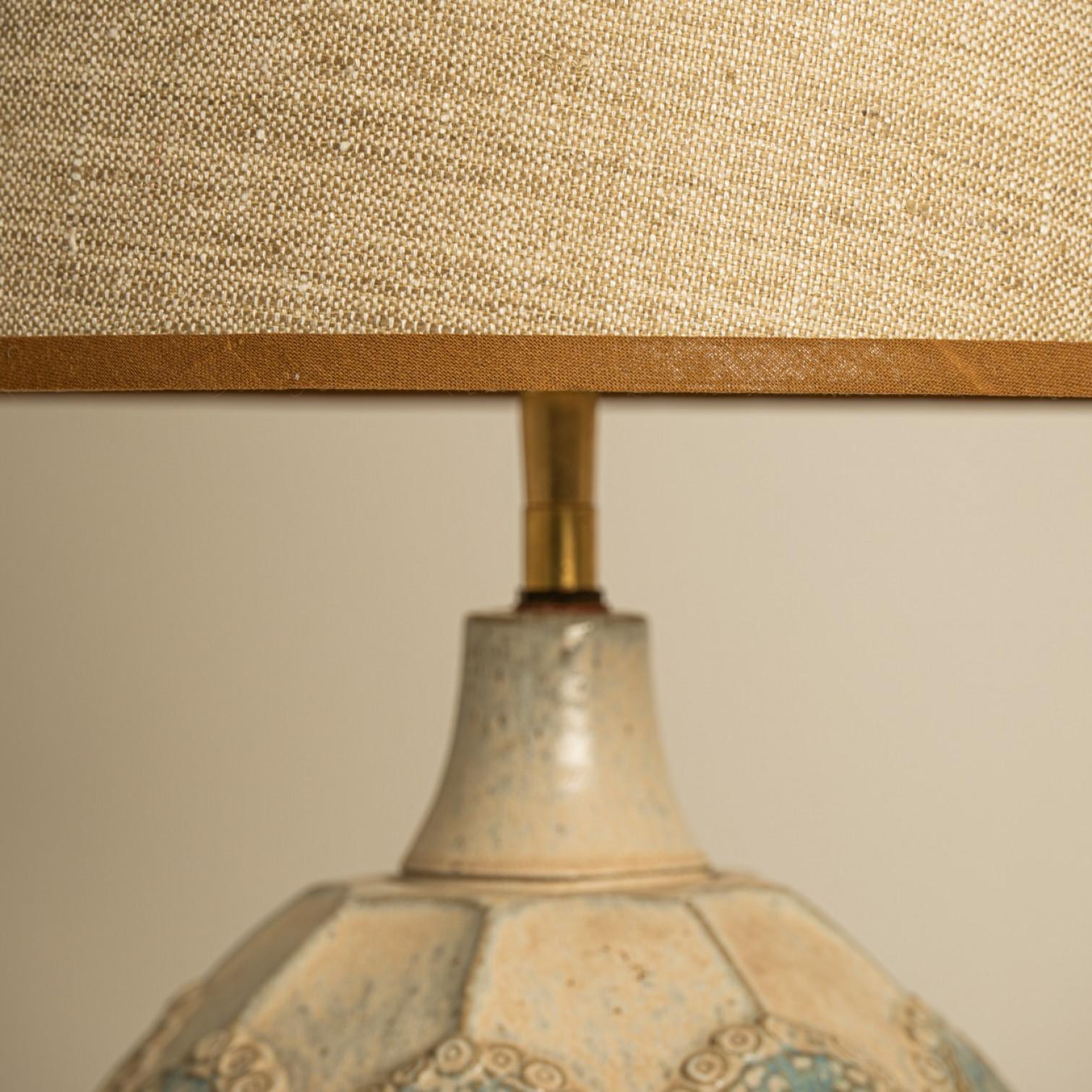 Late 20th Century Round Ceramic Table Lamp with Custom Silk Lampshade by René Houben For Sale