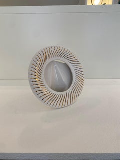 Round Ceramic Table Photo Frame White & Gold Swirl Hollywood Regency 1980s