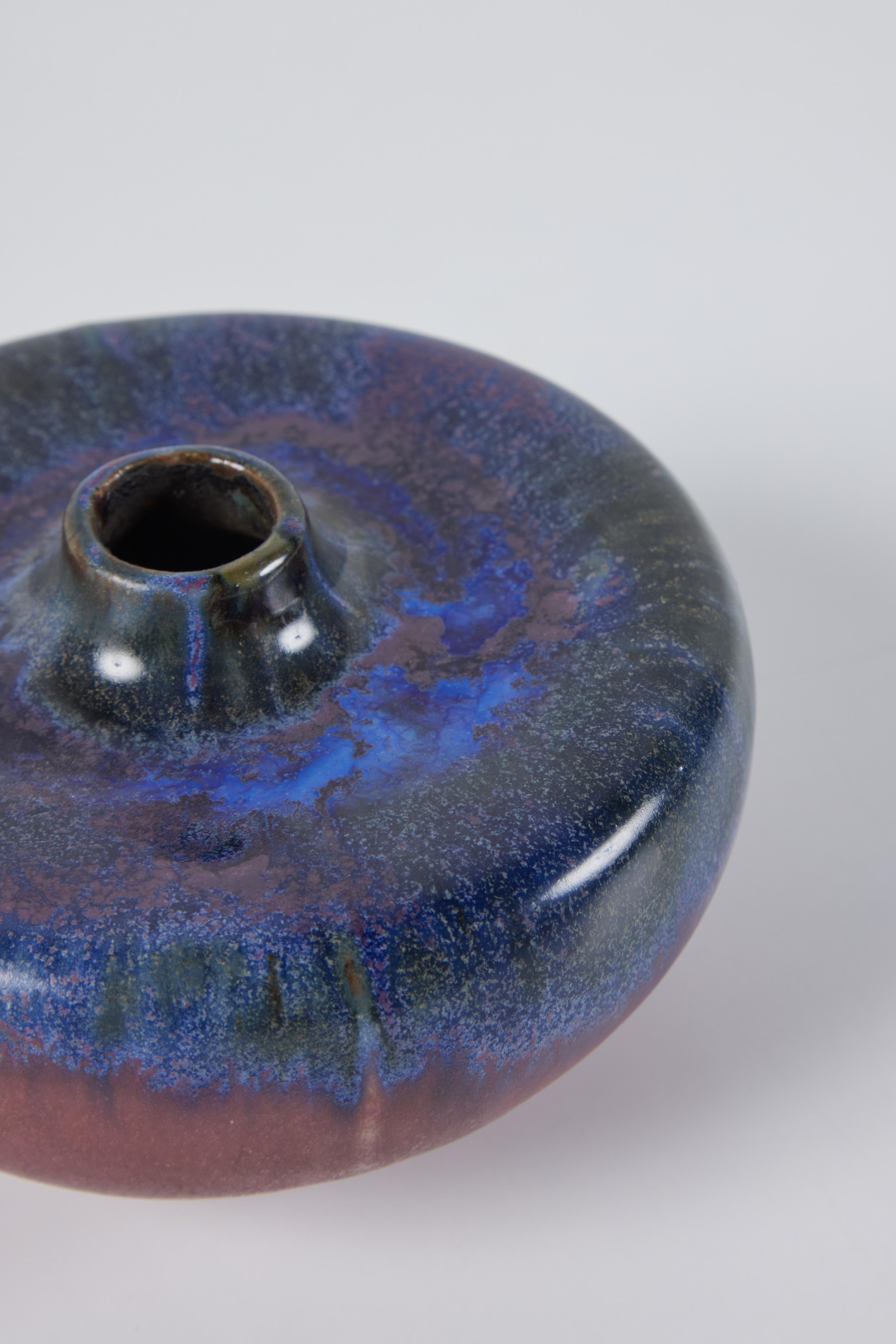 Round Ceramic Weed Pot 1