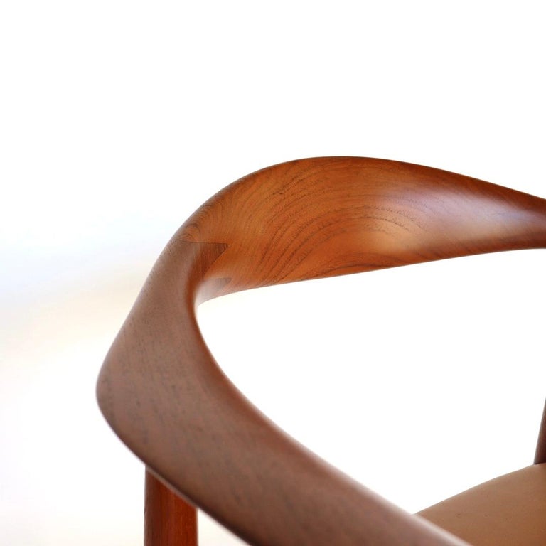 Round Chairs by Hans J. Wegner with Leather Seats For Sale at 1stDibs