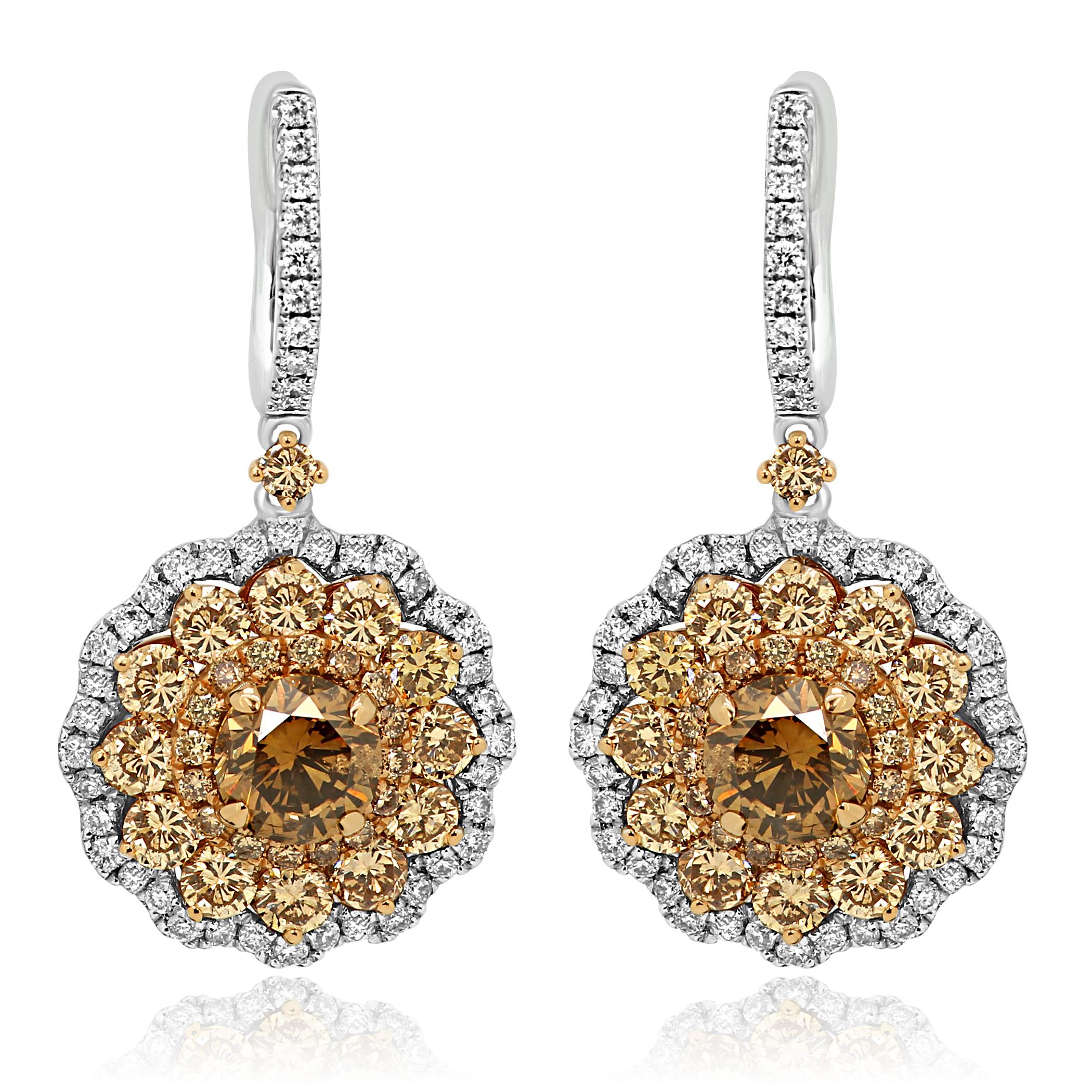 Gorgeous Earrings with 2 Champagne Round Diamonds 2.02 Carat encircled in Triple Halo Champagne Diamond Round 2.58 Carat and White Diamond Rounds 0.73 Carat set in 18K White and Rose Gold Intricately Hand Made Dangle Earrings.

Style available in