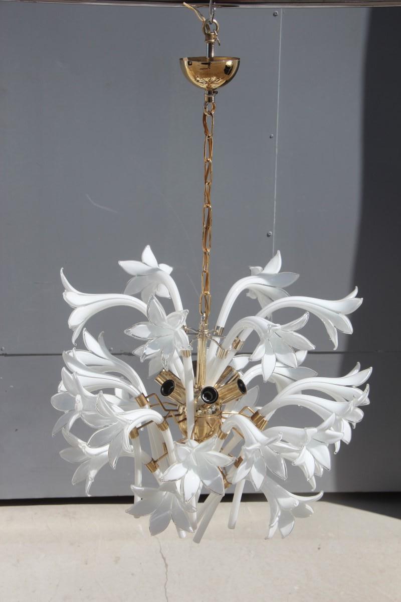 Round Chandelier Murano Glass Flowers White Gold Brass Italian Design, 1970 7