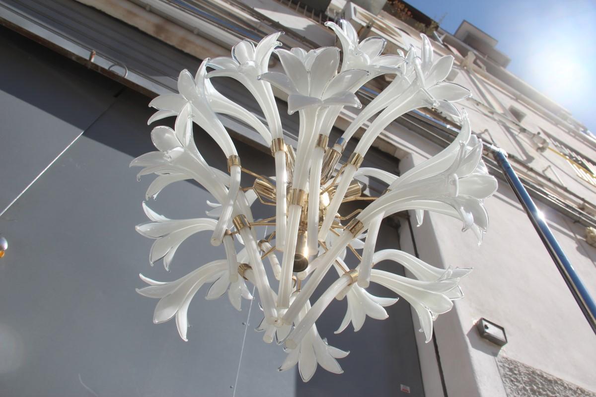 Round Chandelier Murano Glass Flowers White Gold Brass Italian Design, 1970 3