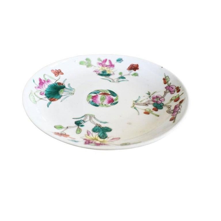 Round Chinoiserie Decorative Trinket Dish in Pink and Green Floral Motif In Good Condition For Sale In Oklahoma City, OK