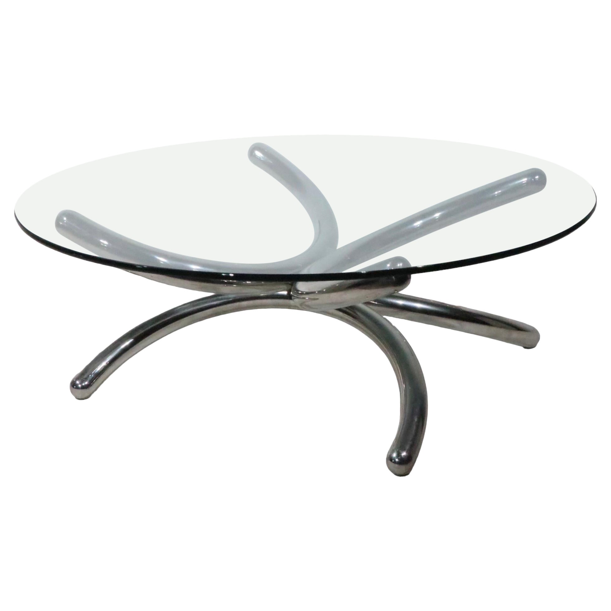 Table basse ronde en chrome et verre des années 1960/70, peut-être Paul Tuttle