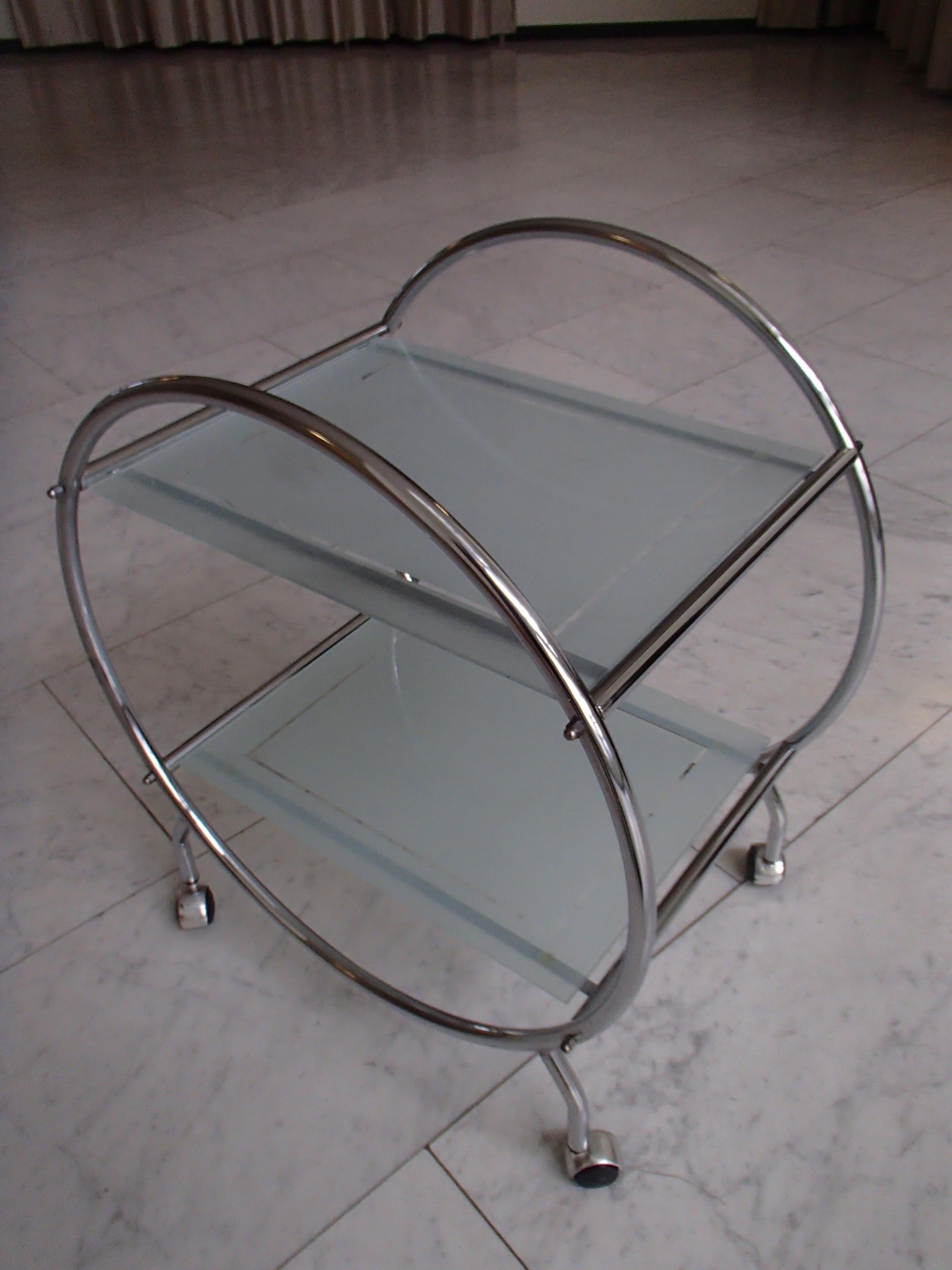 Round Chrome Art Deco Bar Cart Trolley with 2 Glass Shelves For Sale 3
