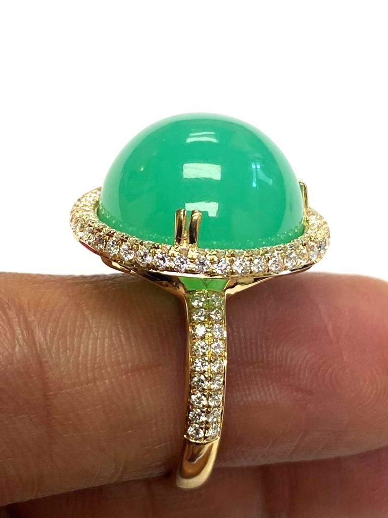 Round Chrysoprase Ring With Diamonds in 18K Yellow Gold, from 'G-One' Collection.

Stone Size: 16 mm

Diamonds: G-H / VS, Approx. Wt: Dia-0.78 Carats   