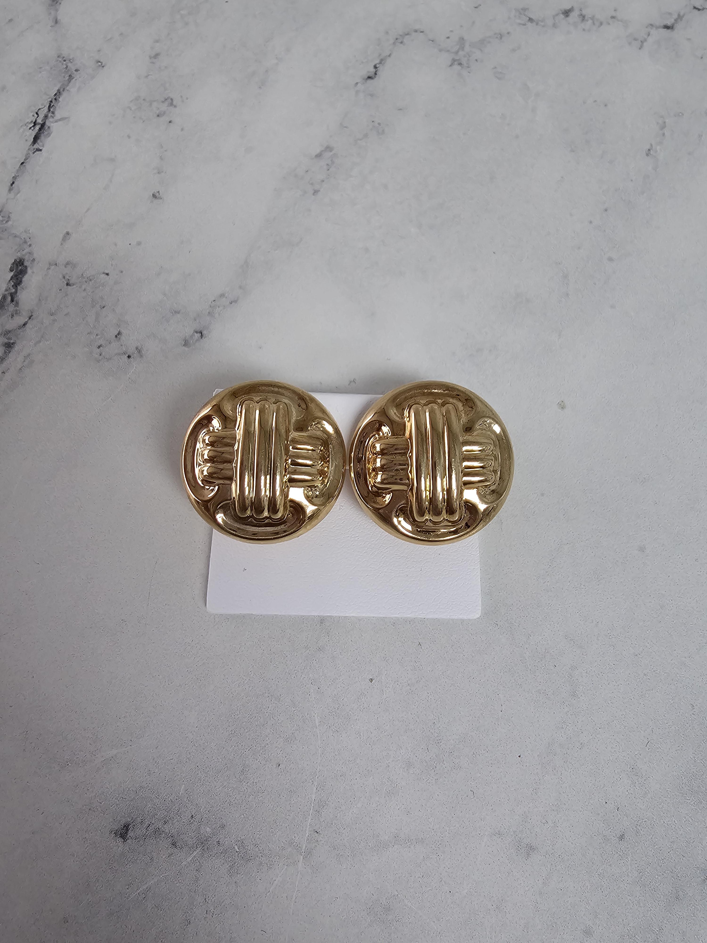 da uomo o donna Orecchini tondi in oro con design strutturato in oro giallo 14 carati in vendita
