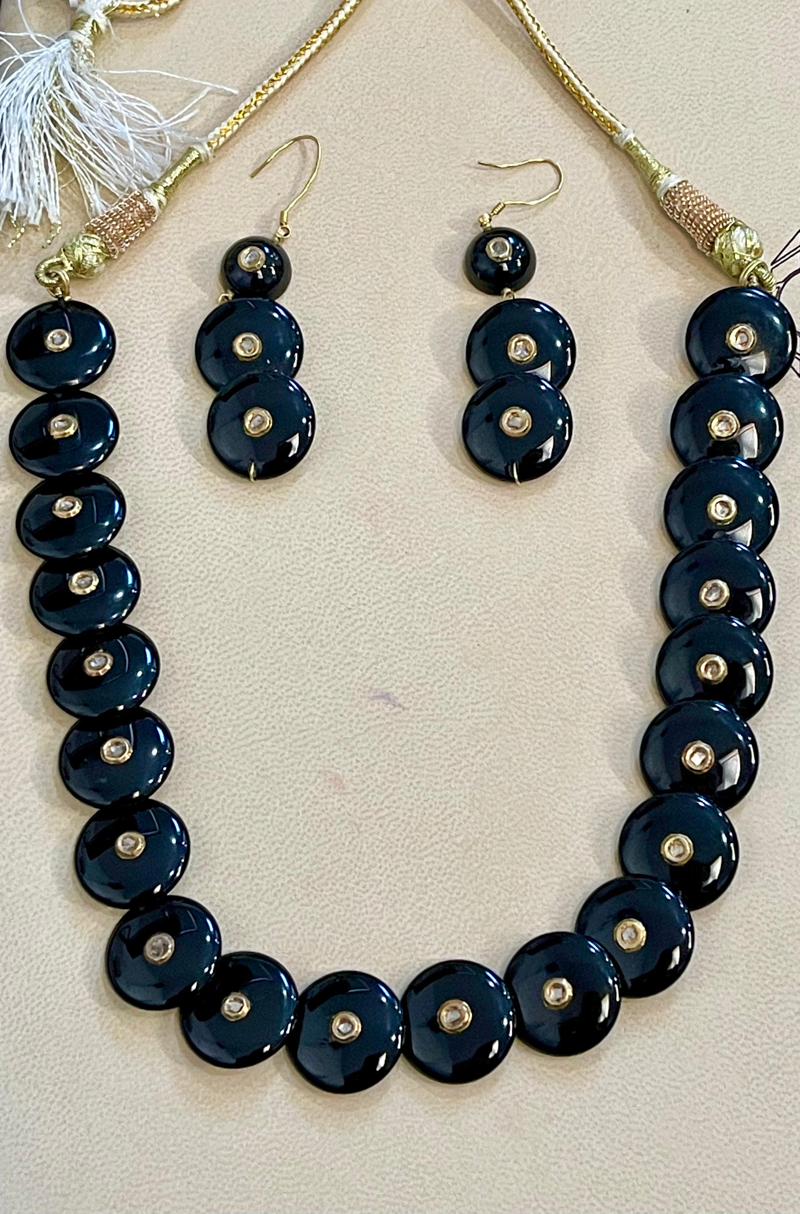 Round Circle Black Onyx with Rose Cut Diamond 18 Karat Gold Necklace, Earrings In Excellent Condition For Sale In New York, NY