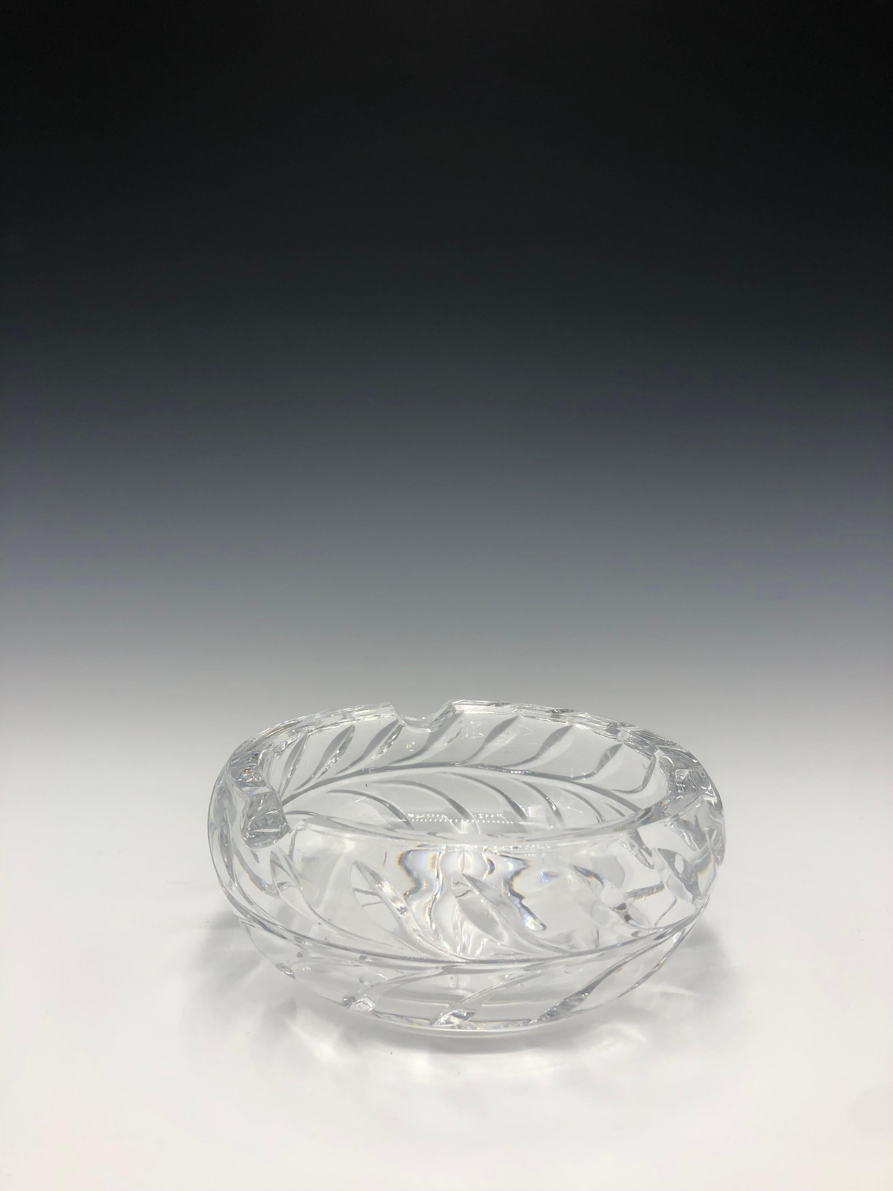 Modern Round clear thick cut vintage crystal starburst glass ashtray For Sale