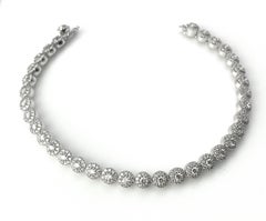Round Cluster Diamond Bracelet in White Gold