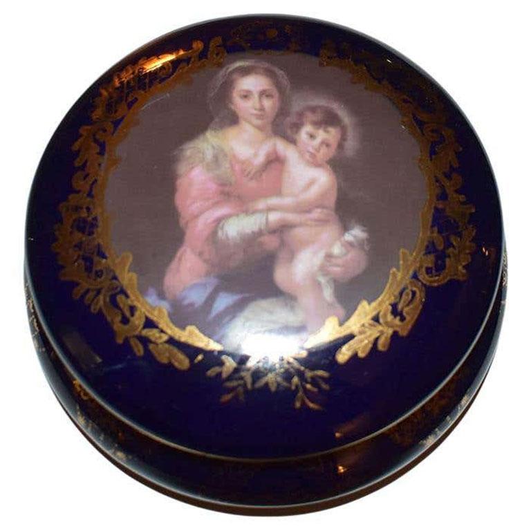 Round Cobalt Blue Madonna and Child Hinged Trinket Box Limoges China In Good Condition For Sale In Oklahoma City, OK