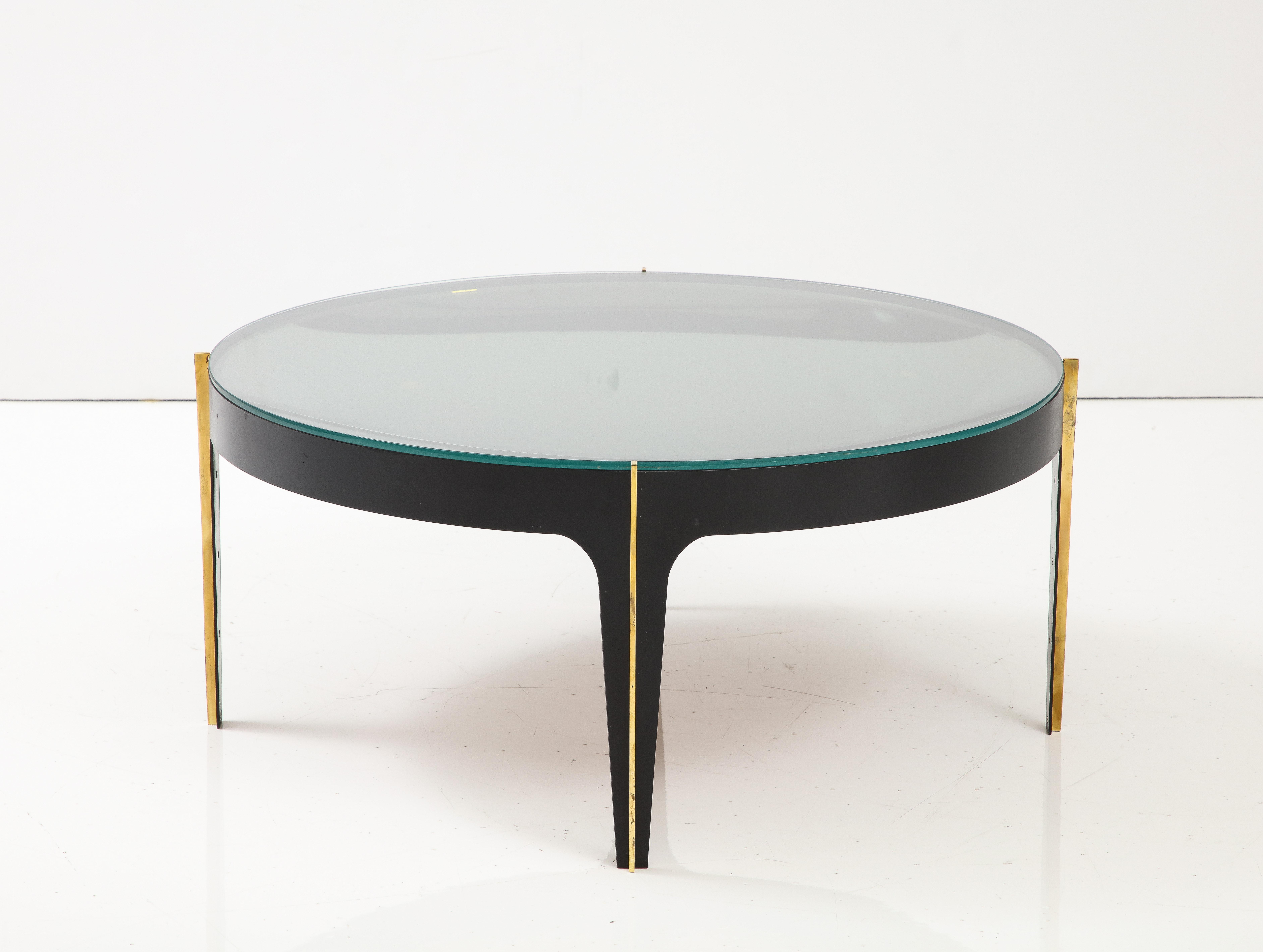 Mid-Century Modern Round Cocktail Table in Black Enameled Metal, Brass and Green Grey Optical Glass For Sale