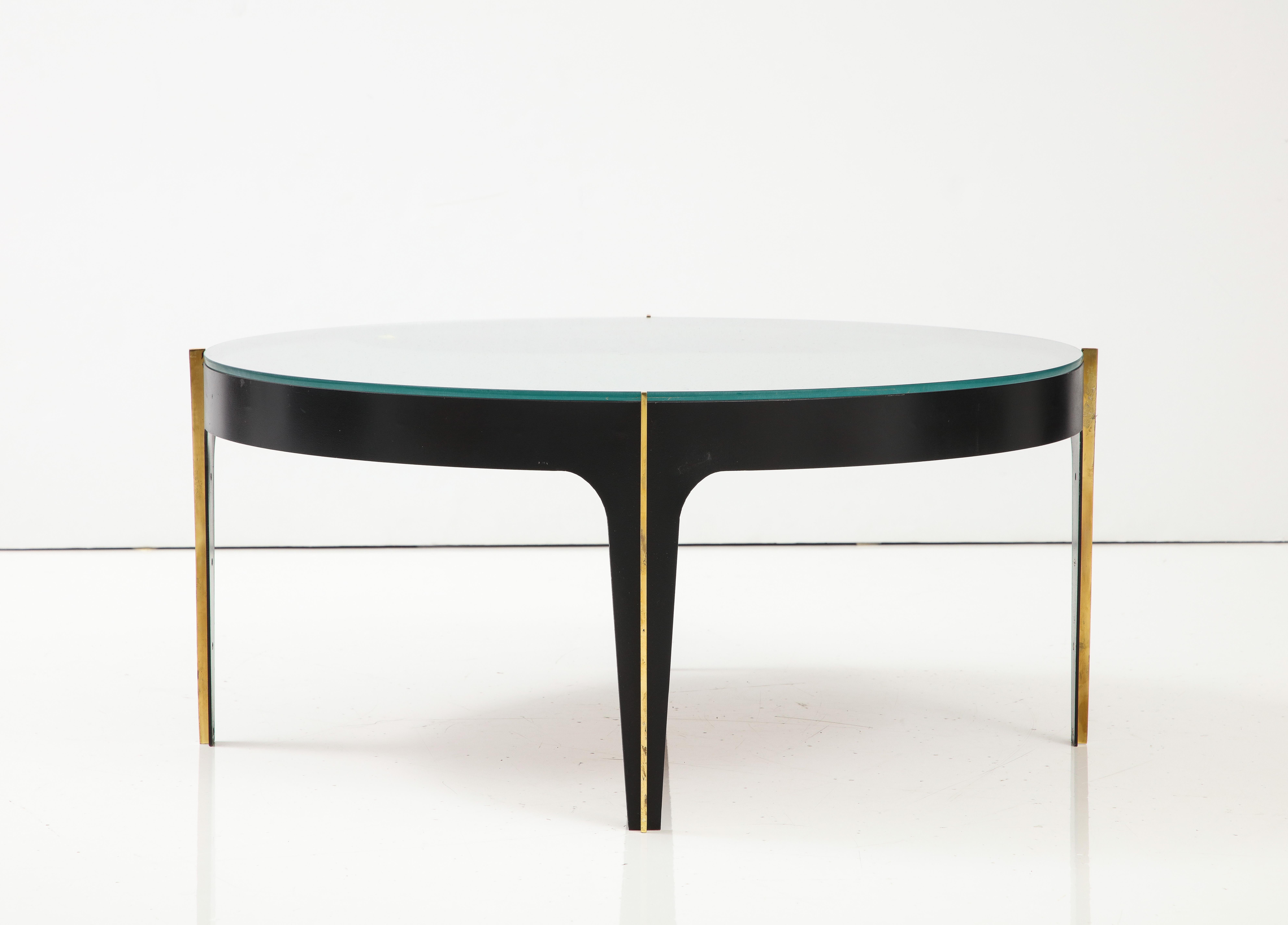 Italian Round Cocktail Table in Black Enameled Metal, Brass and Green Grey Optical Glass For Sale