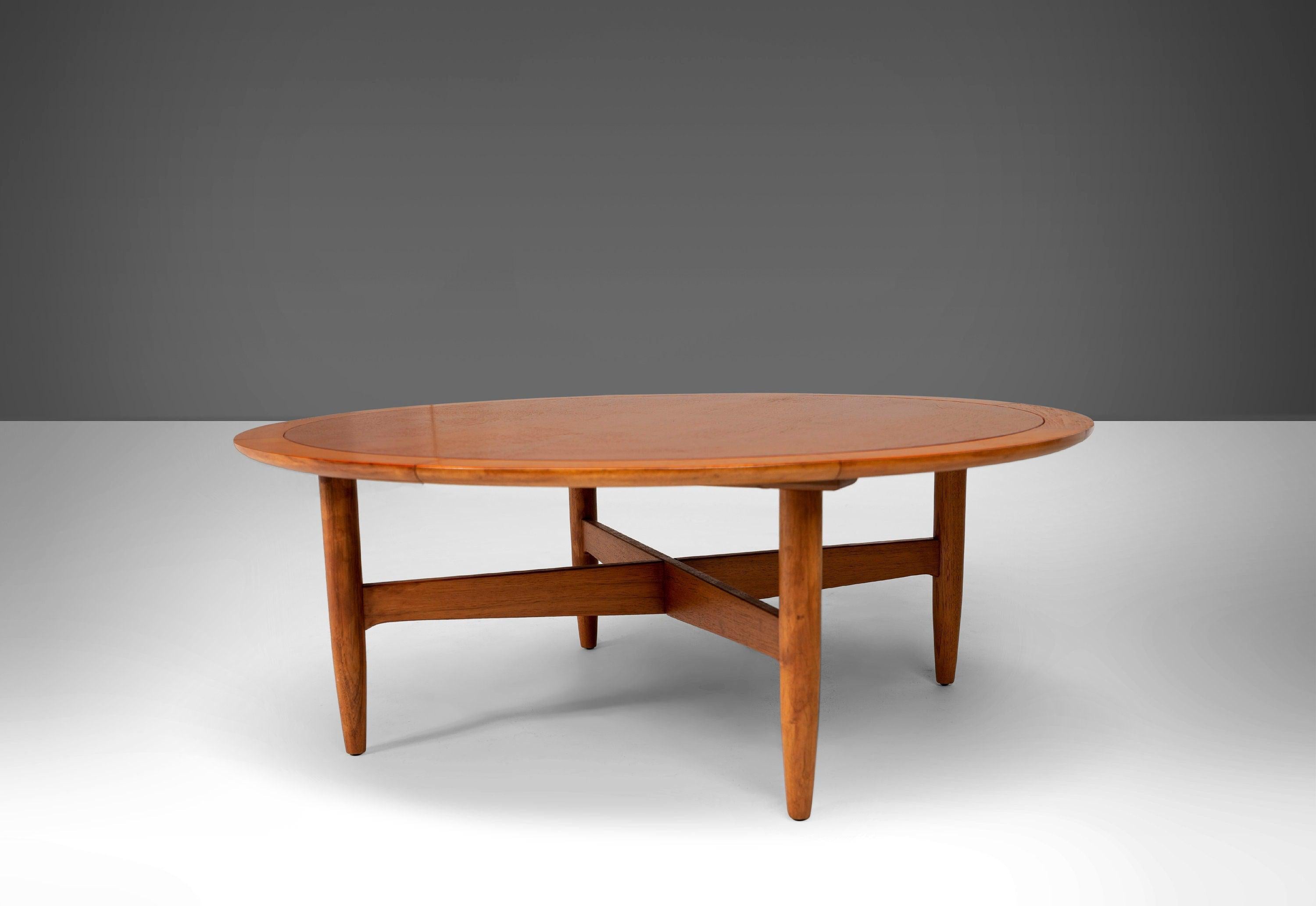 Mid-Century Modern Round Coffee Table and Pair of 2-Tier End Tables Attributed to Lubberts & Mulder For Sale