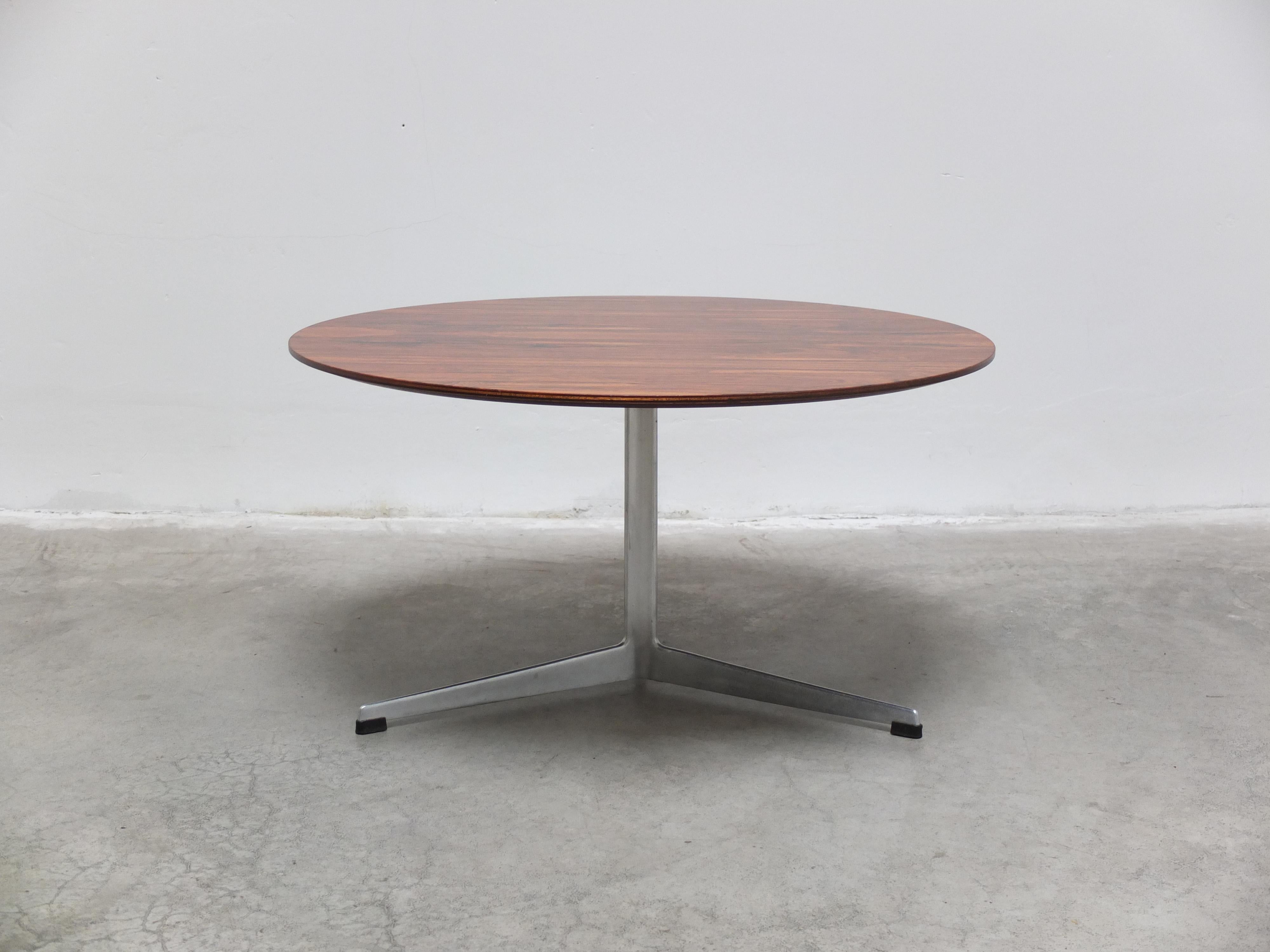 Round Coffee Table by Arne Jacobsen for Fritz Hansen, 1965 6